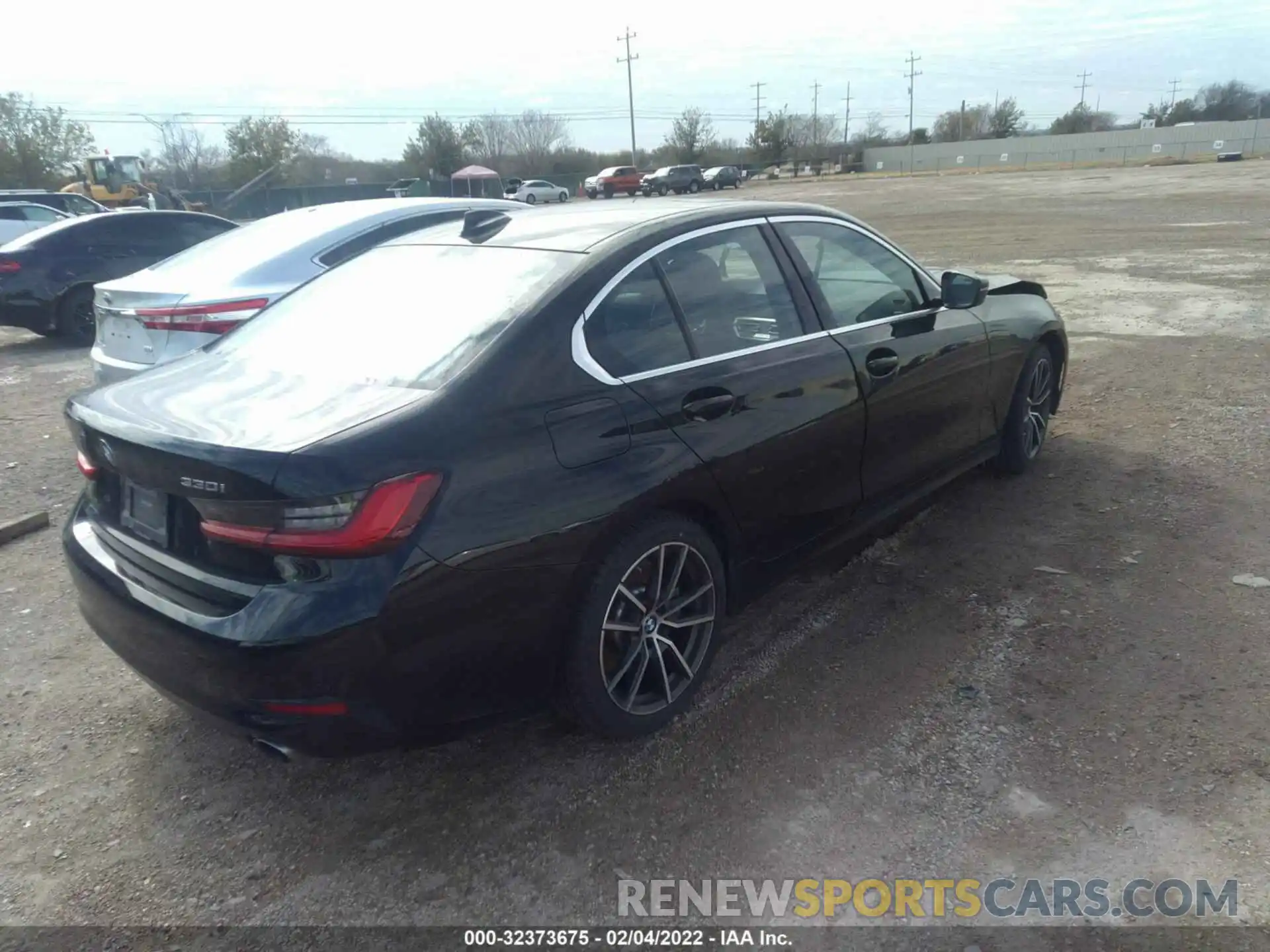 4 Photograph of a damaged car 3MW5R1J01L8B24916 BMW 3 SERIES 2020