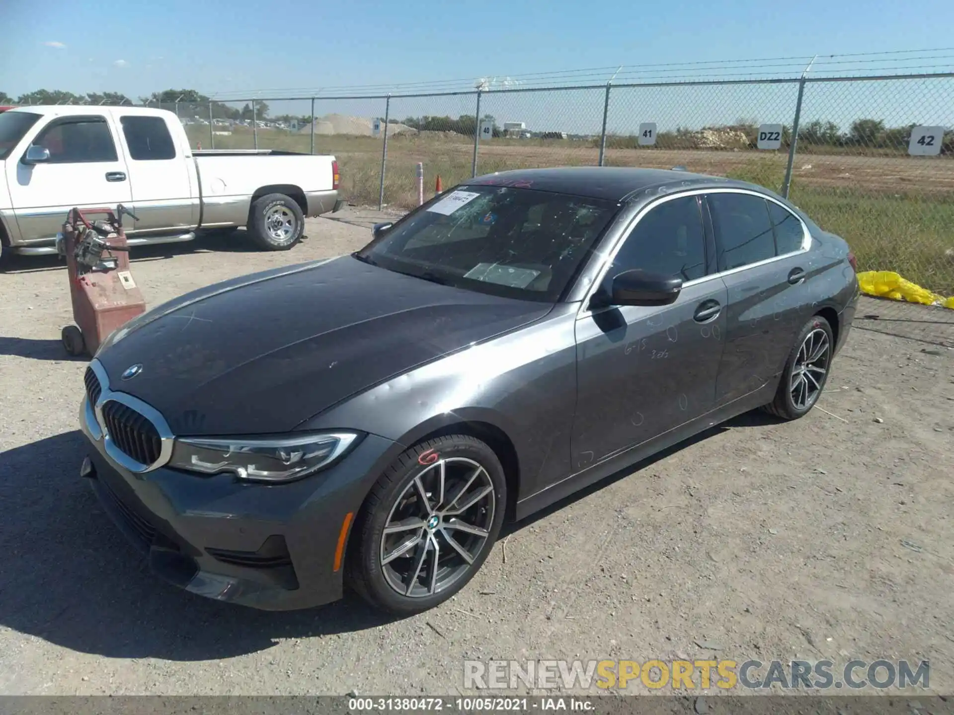 2 Photograph of a damaged car 3MW5R1J01L8B33387 BMW 3 SERIES 2020