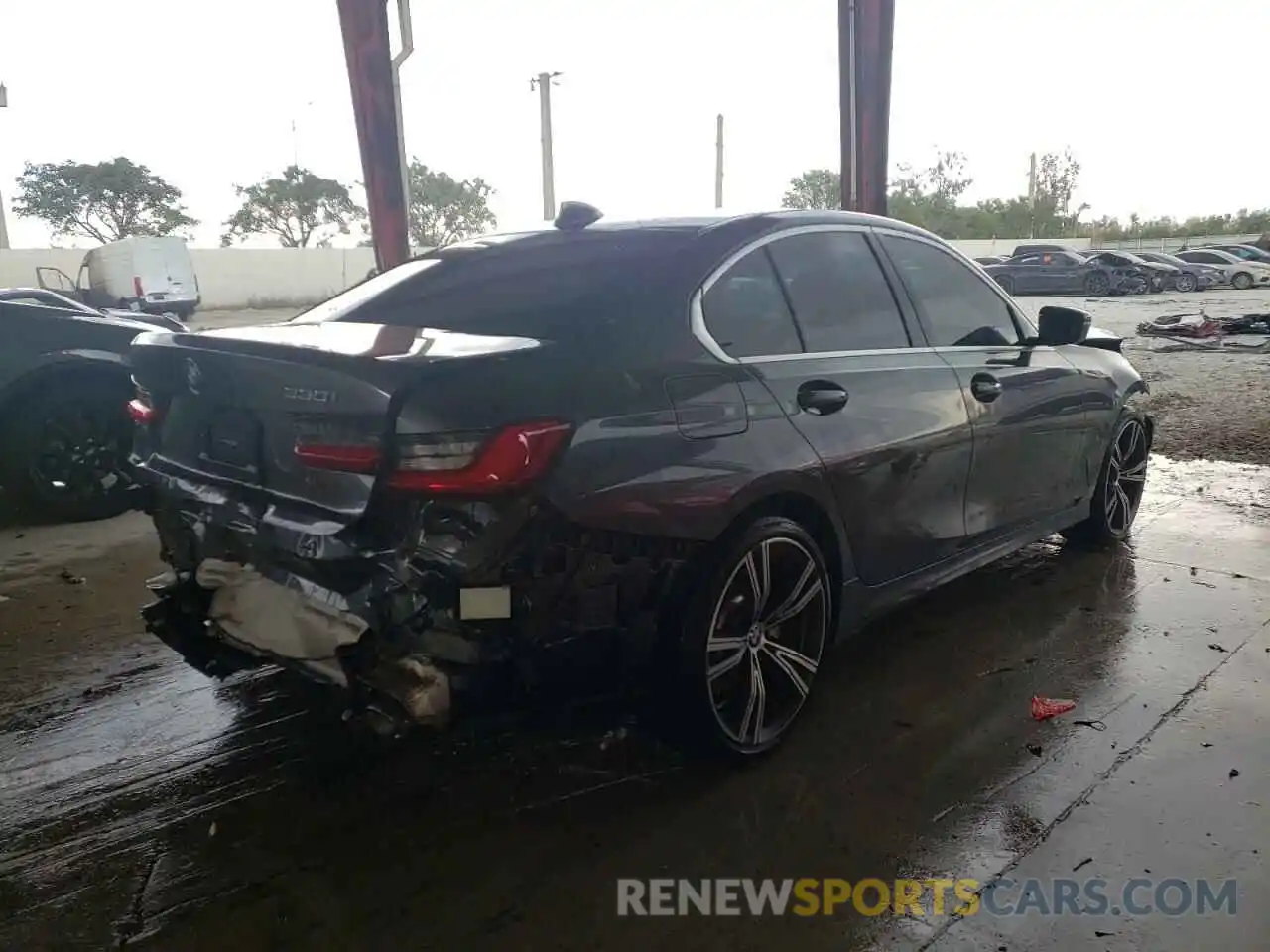 4 Photograph of a damaged car 3MW5R1J02L8B13438 BMW 3 SERIES 2020