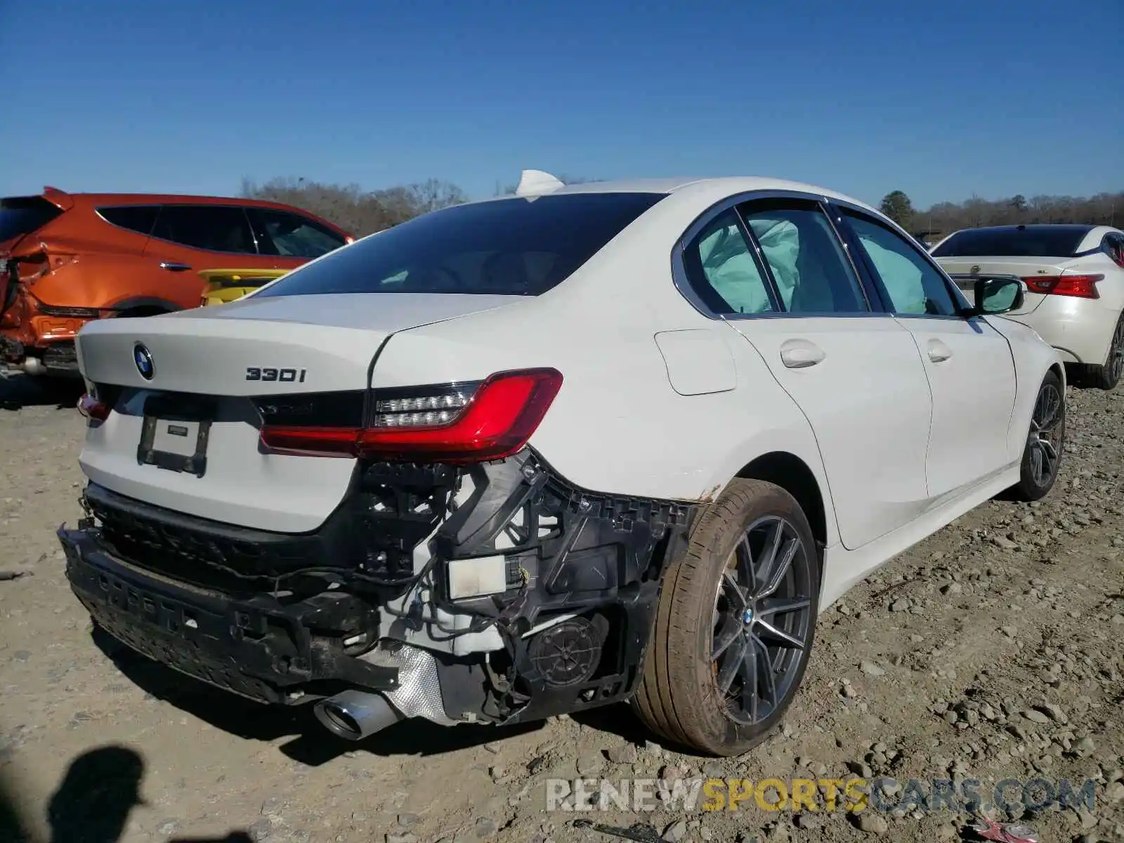 4 Photograph of a damaged car 3MW5R1J02L8B22608 BMW 3 SERIES 2020