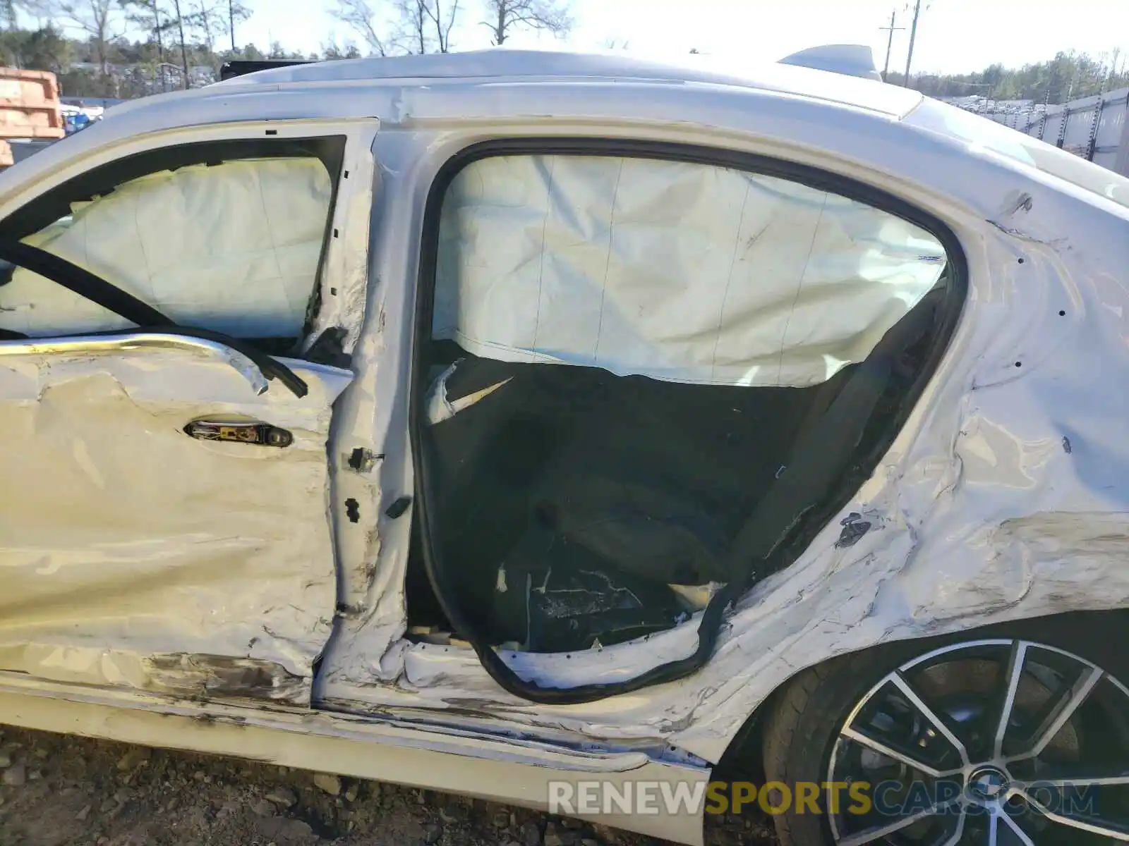 9 Photograph of a damaged car 3MW5R1J02L8B22608 BMW 3 SERIES 2020