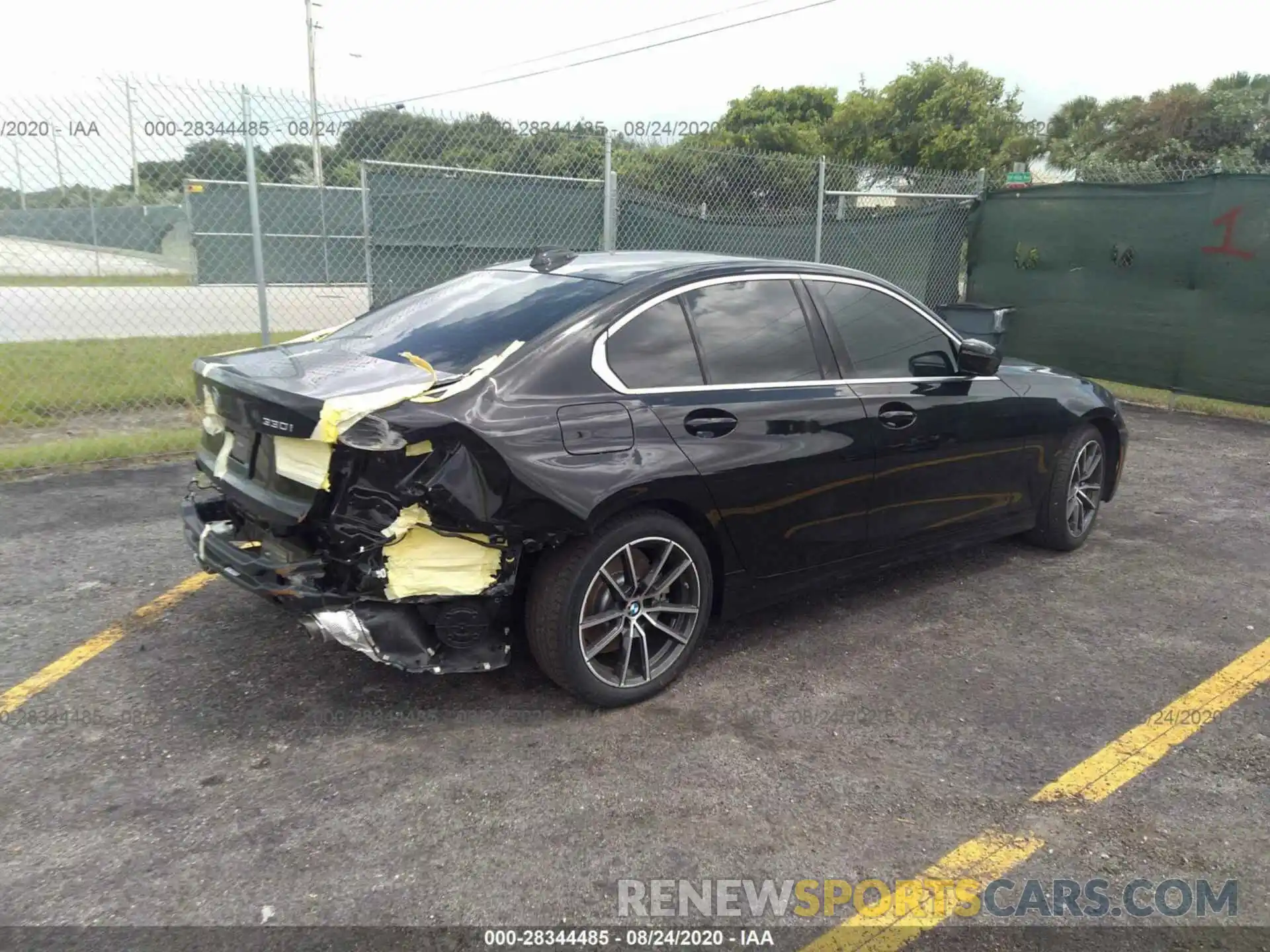 4 Photograph of a damaged car 3MW5R1J02L8B32376 BMW 3 SERIES 2020