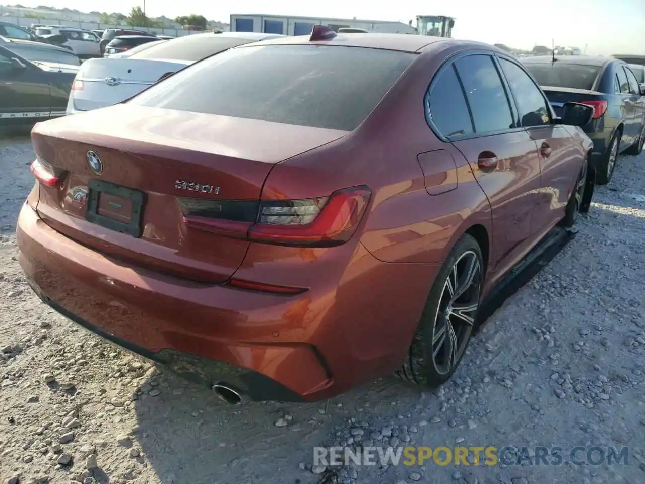 4 Photograph of a damaged car 3MW5R1J02L8B35634 BMW 3 SERIES 2020