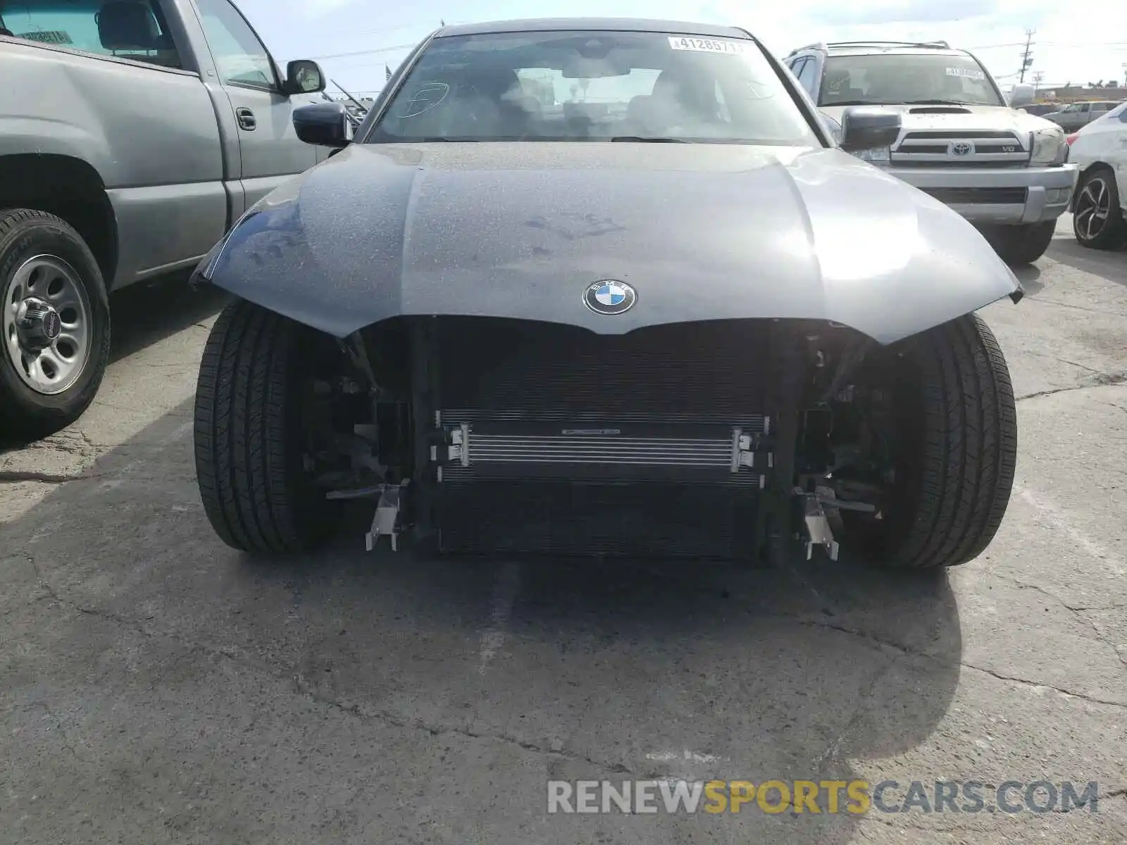 9 Фотография поврежденного автомобиля 3MW5R1J03L8B16946 BMW 3 SERIES 2020