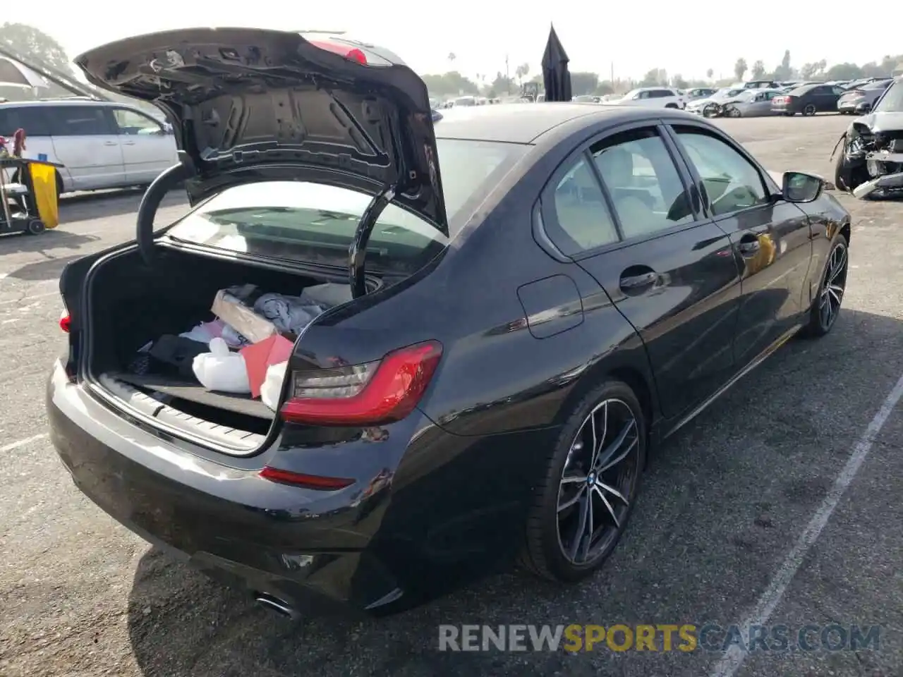 4 Photograph of a damaged car 3MW5R1J03L8B17918 BMW 3 SERIES 2020