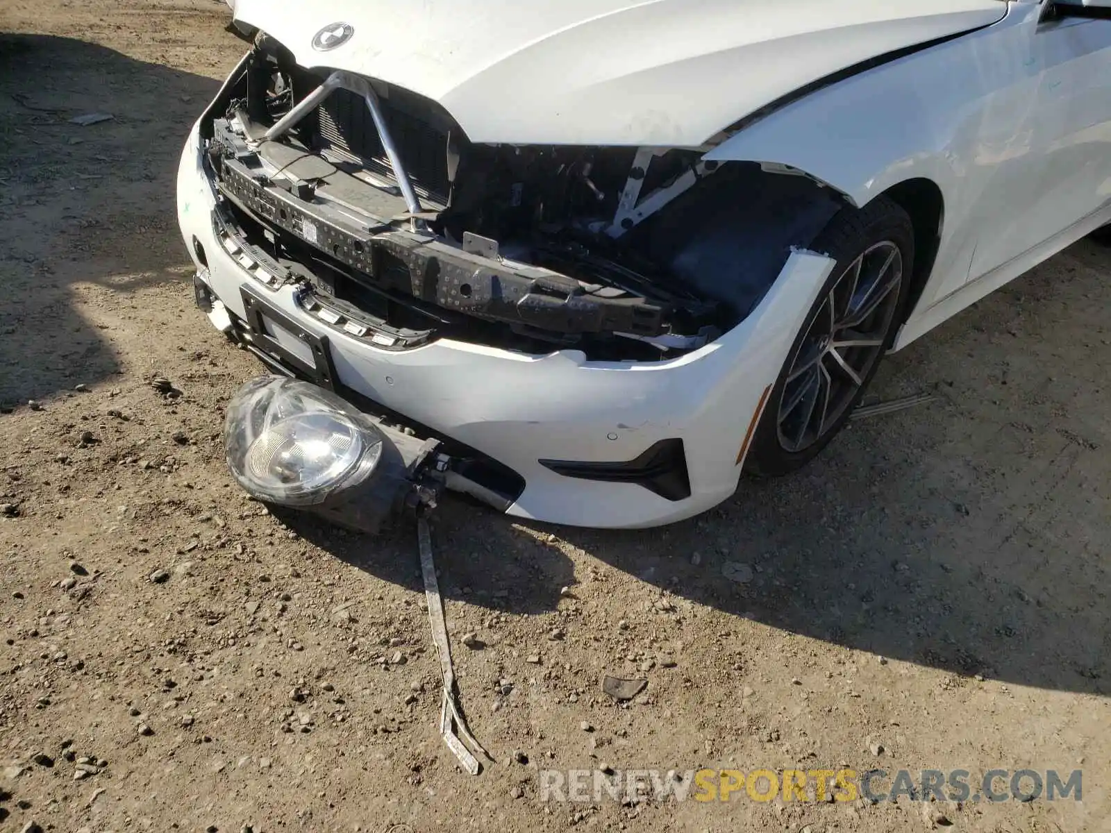 9 Photograph of a damaged car 3MW5R1J03L8B19913 BMW 3 SERIES 2020