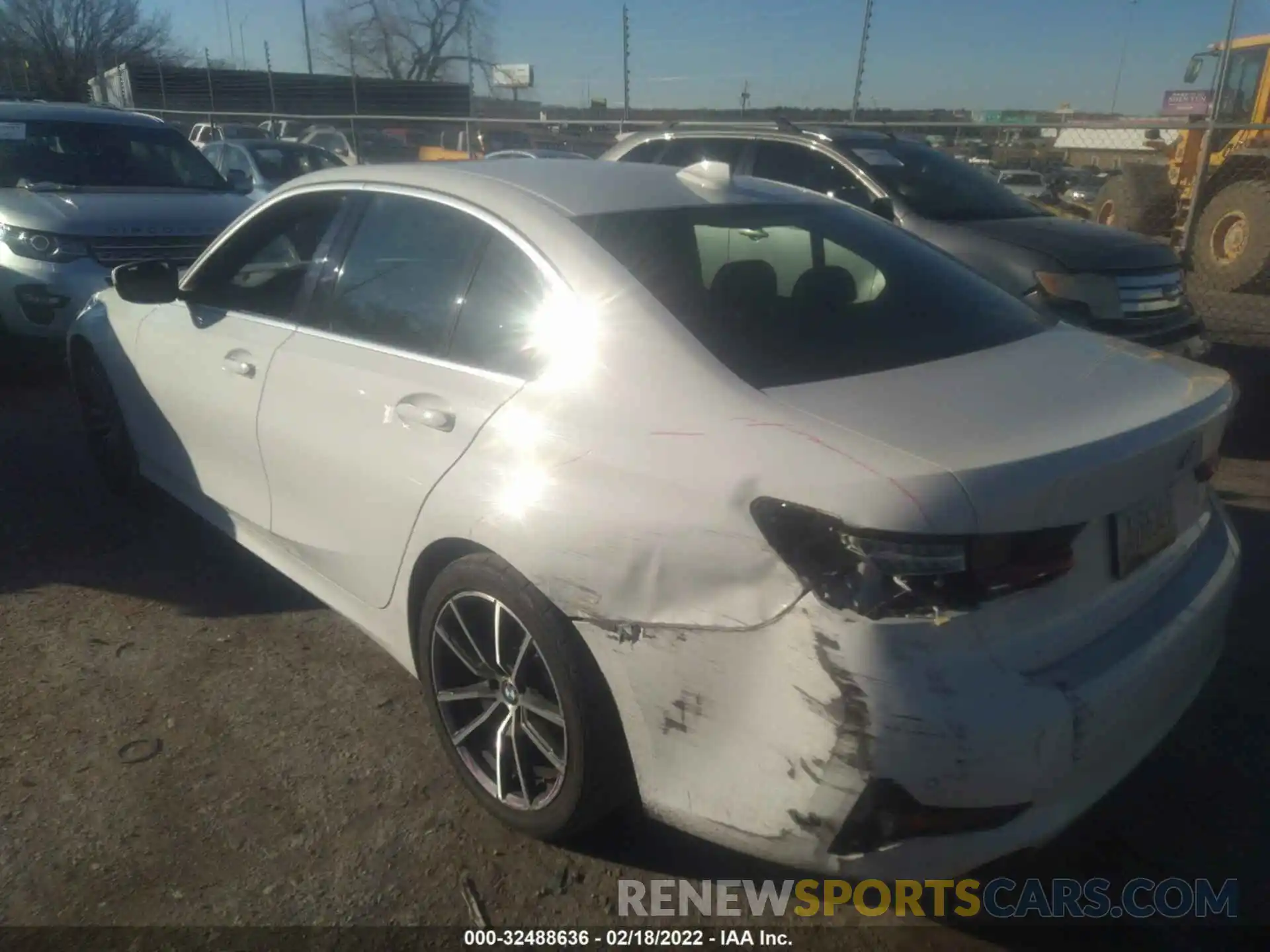 3 Photograph of a damaged car 3MW5R1J03L8B21824 BMW 3 SERIES 2020