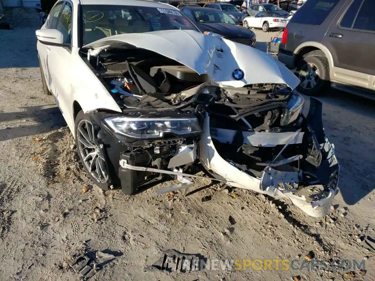 9 Photograph of a damaged car 3MW5R1J03L8B23508 BMW 3 SERIES 2020