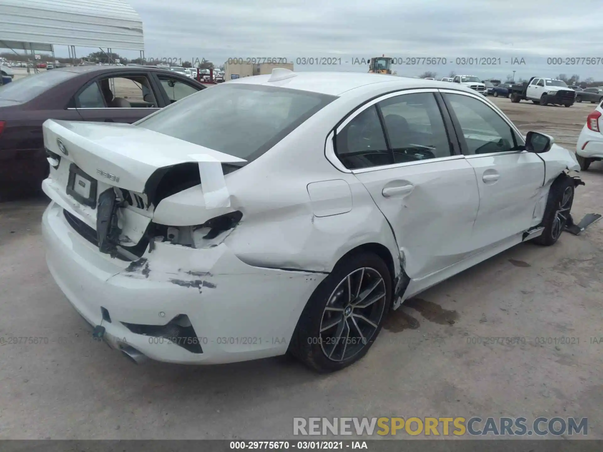 4 Photograph of a damaged car 3MW5R1J03L8B24576 BMW 3 SERIES 2020