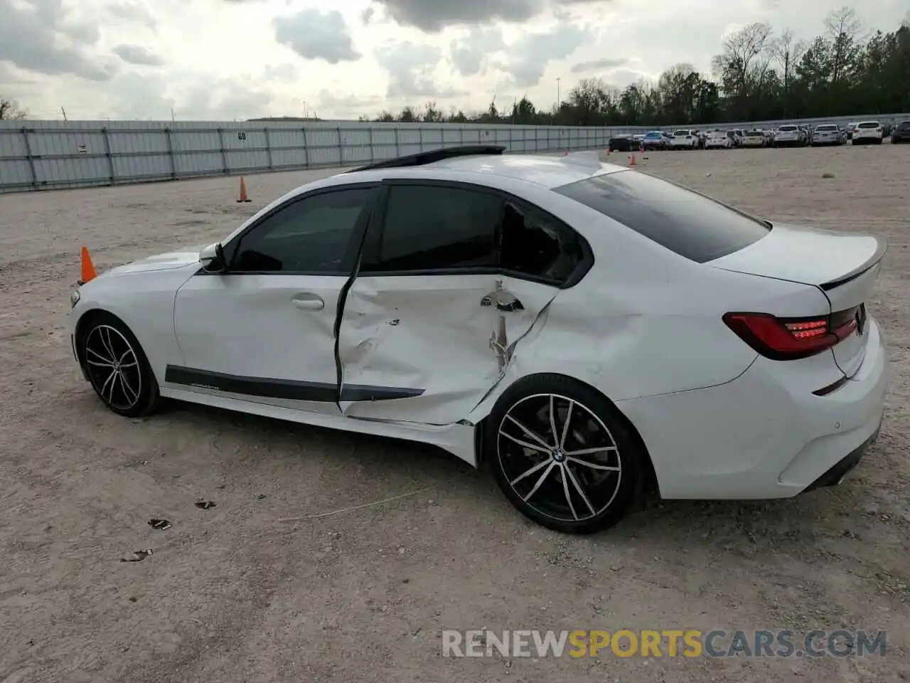 2 Photograph of a damaged car 3MW5R1J03L8B26070 BMW 3 SERIES 2020