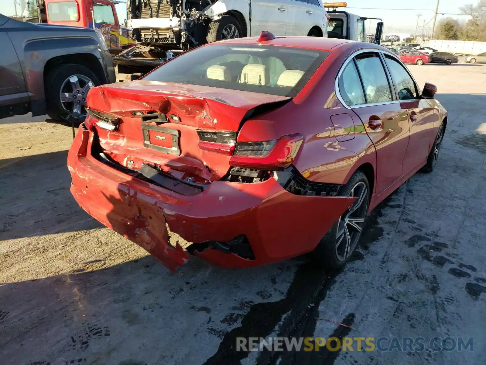 4 Photograph of a damaged car 3MW5R1J03L8B33729 BMW 3 SERIES 2020