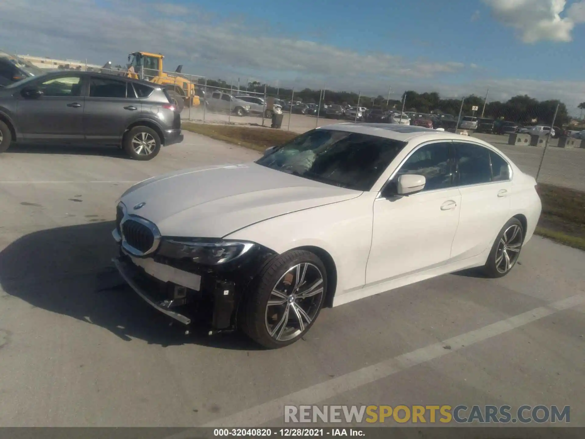 2 Photograph of a damaged car 3MW5R1J04L8B18205 BMW 3 SERIES 2020