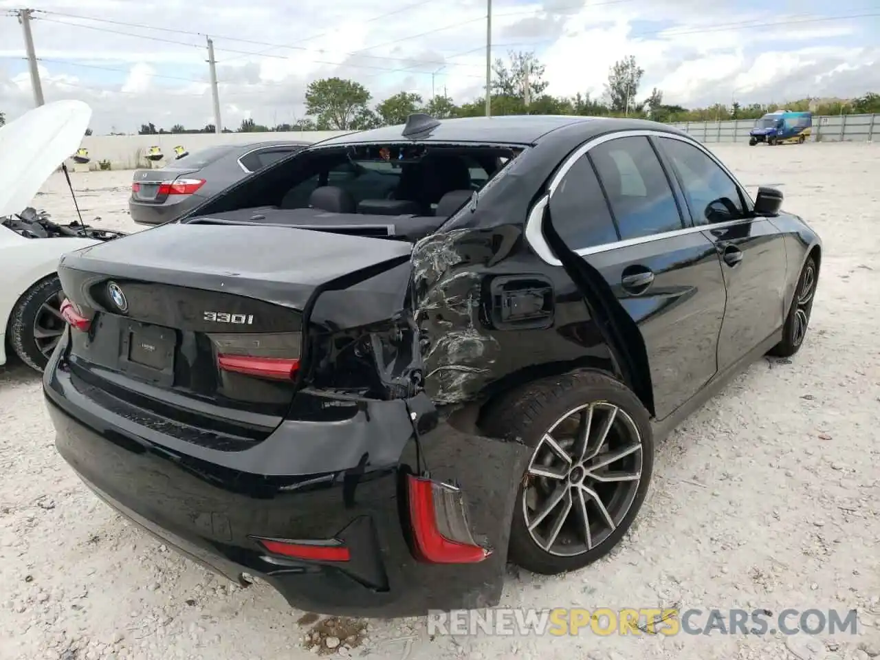 4 Photograph of a damaged car 3MW5R1J04L8B18785 BMW 3 SERIES 2020