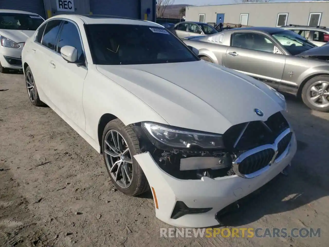 1 Photograph of a damaged car 3MW5R1J04L8B22402 BMW 3 SERIES 2020