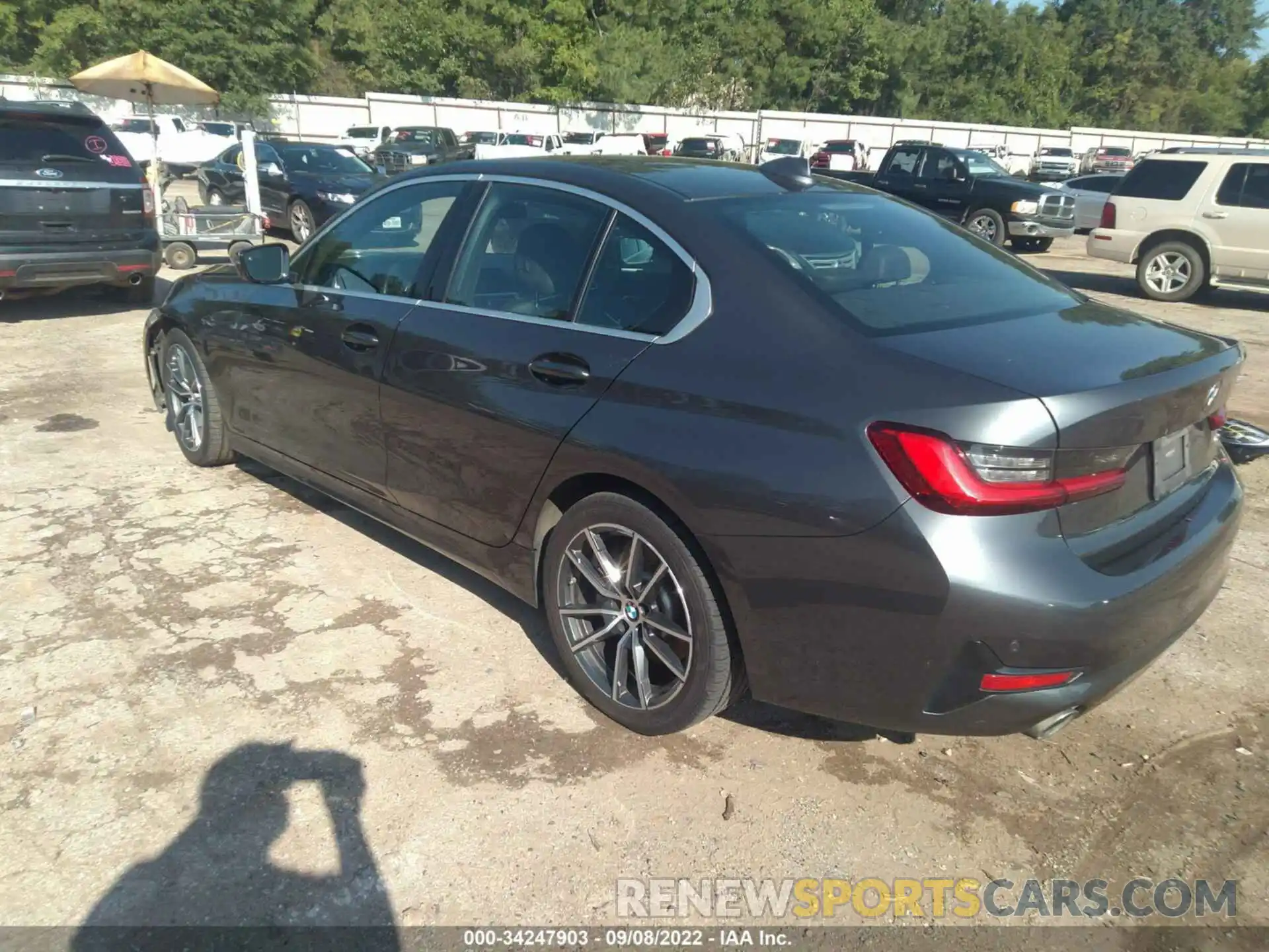 3 Photograph of a damaged car 3MW5R1J04L8B22464 BMW 3 SERIES 2020