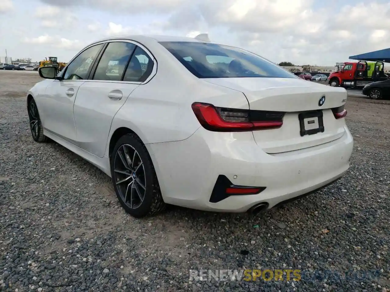 3 Photograph of a damaged car 3MW5R1J04L8B25476 BMW 3 SERIES 2020