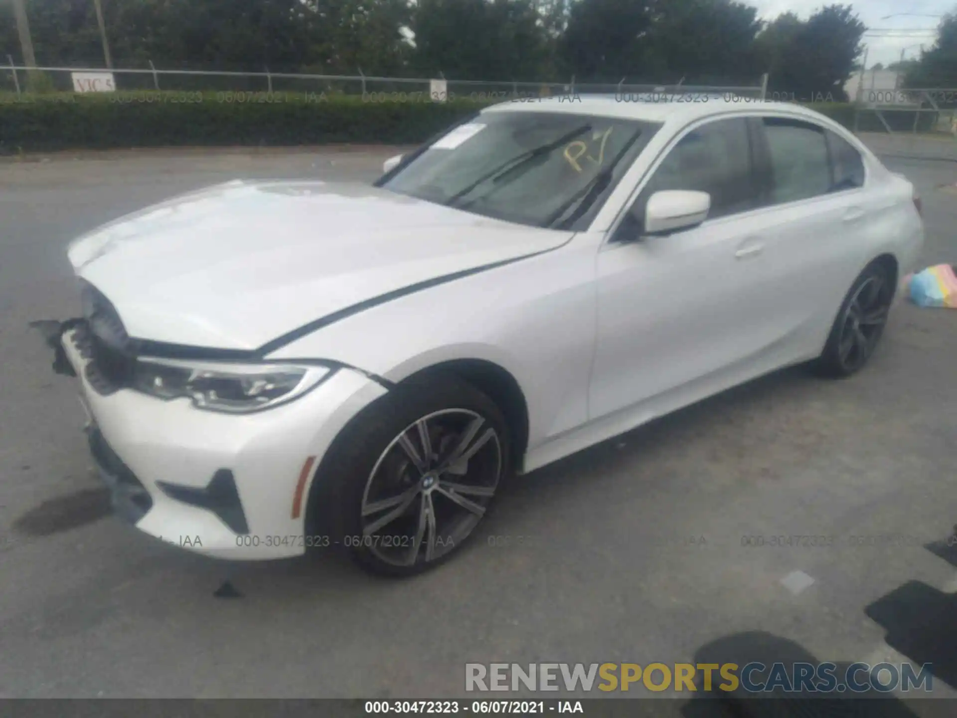 2 Photograph of a damaged car 3MW5R1J04L8B33495 BMW 3 SERIES 2020