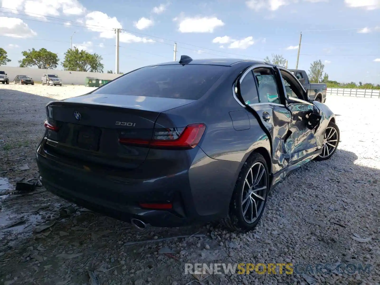 4 Photograph of a damaged car 3MW5R1J04L8B35960 BMW 3 SERIES 2020