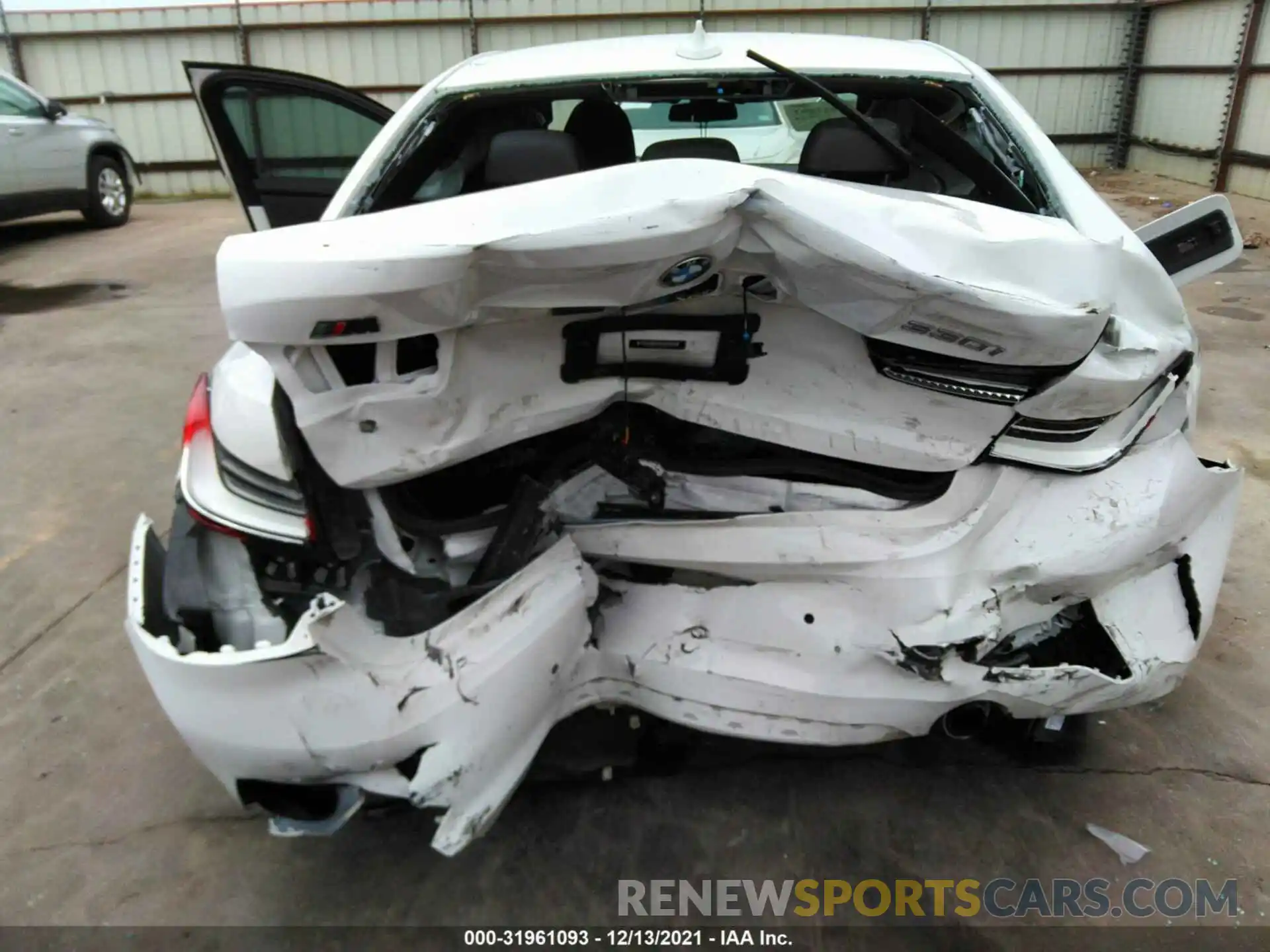 6 Photograph of a damaged car 3MW5R1J05L8B09576 BMW 3 SERIES 2020