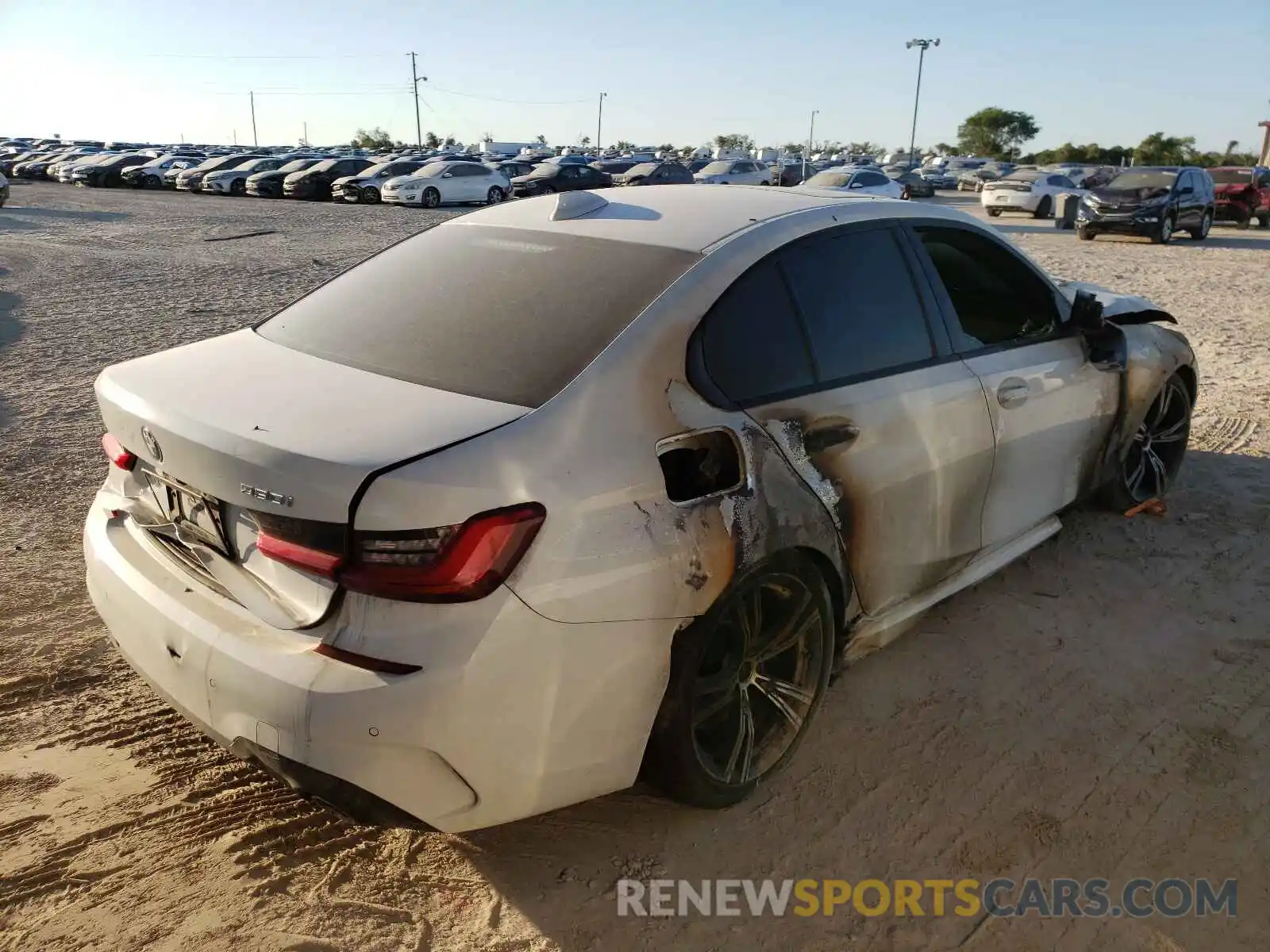 4 Photograph of a damaged car 3MW5R1J05L8B14311 BMW 3 SERIES 2020