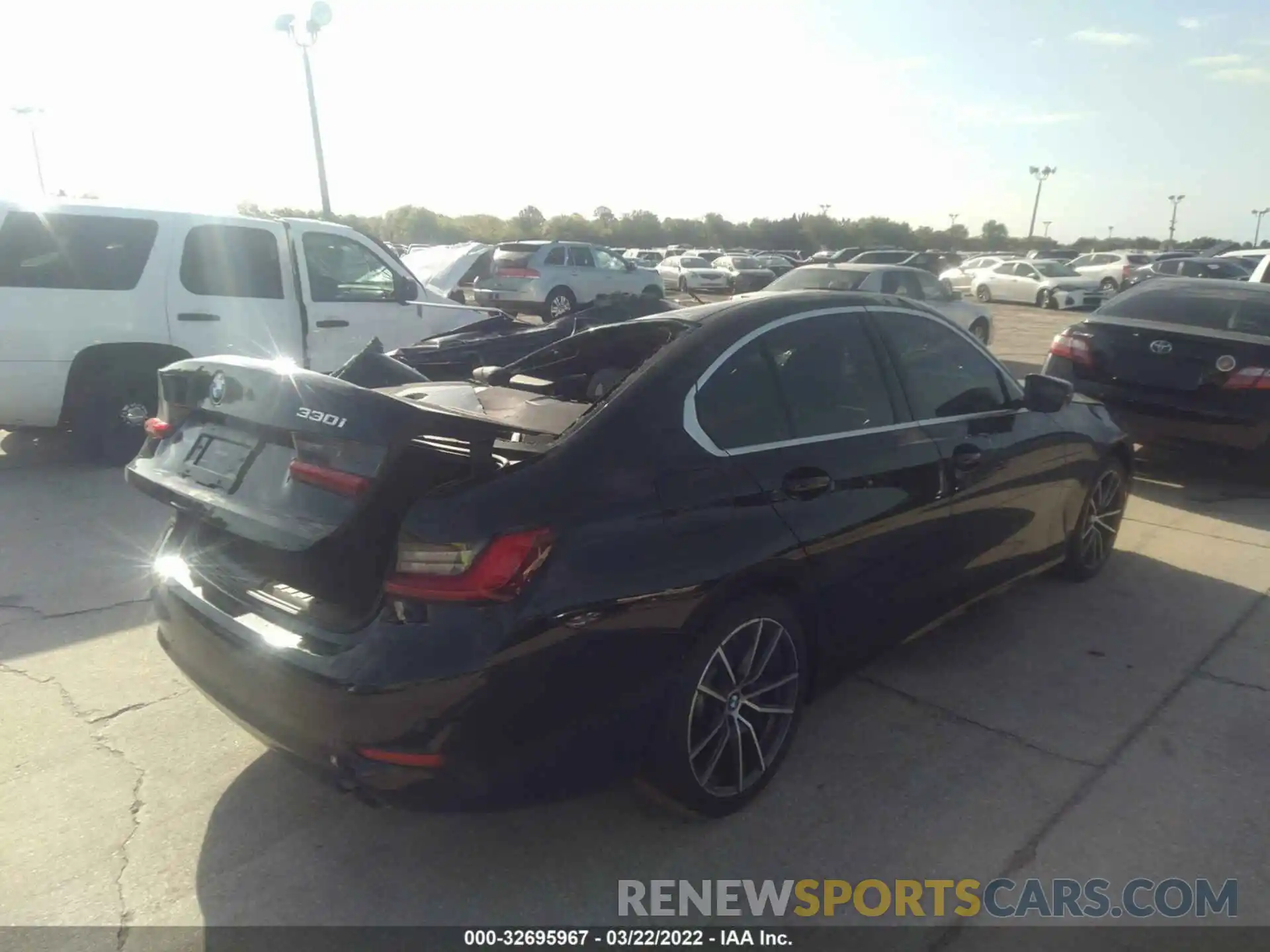 4 Photograph of a damaged car 3MW5R1J05L8B14843 BMW 3 SERIES 2020