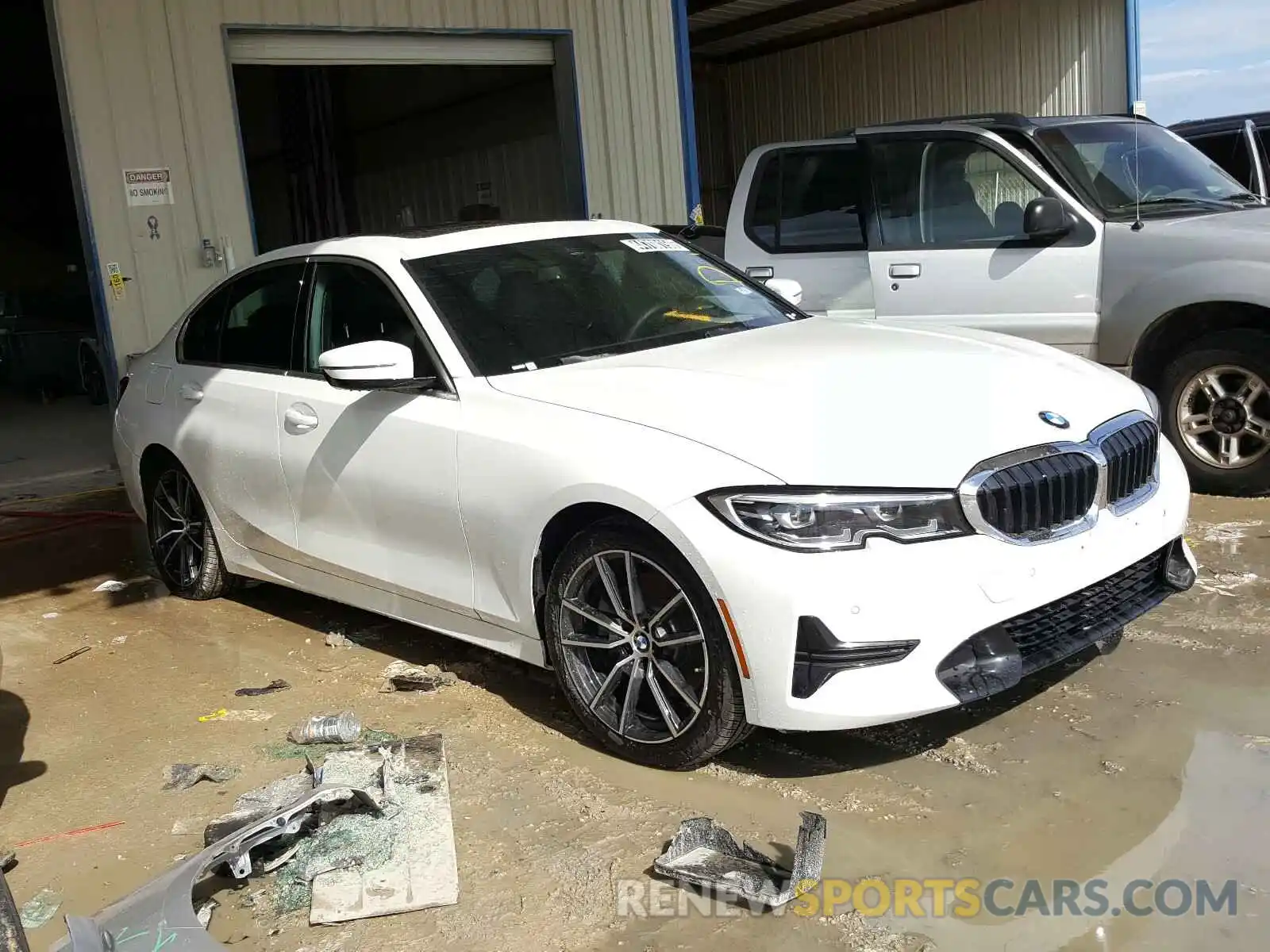 1 Photograph of a damaged car 3MW5R1J05L8B14986 BMW 3 SERIES 2020