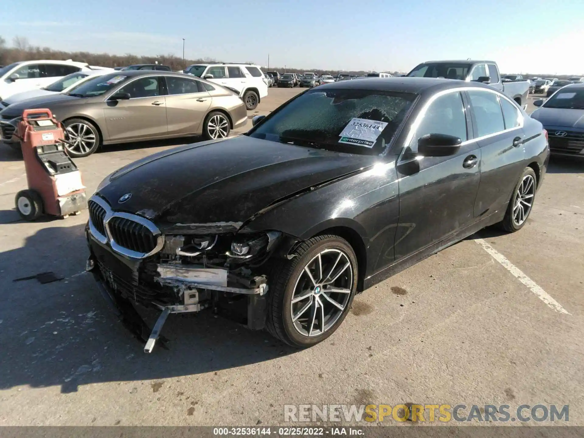 2 Фотография поврежденного автомобиля 3MW5R1J05L8B22067 BMW 3 SERIES 2020