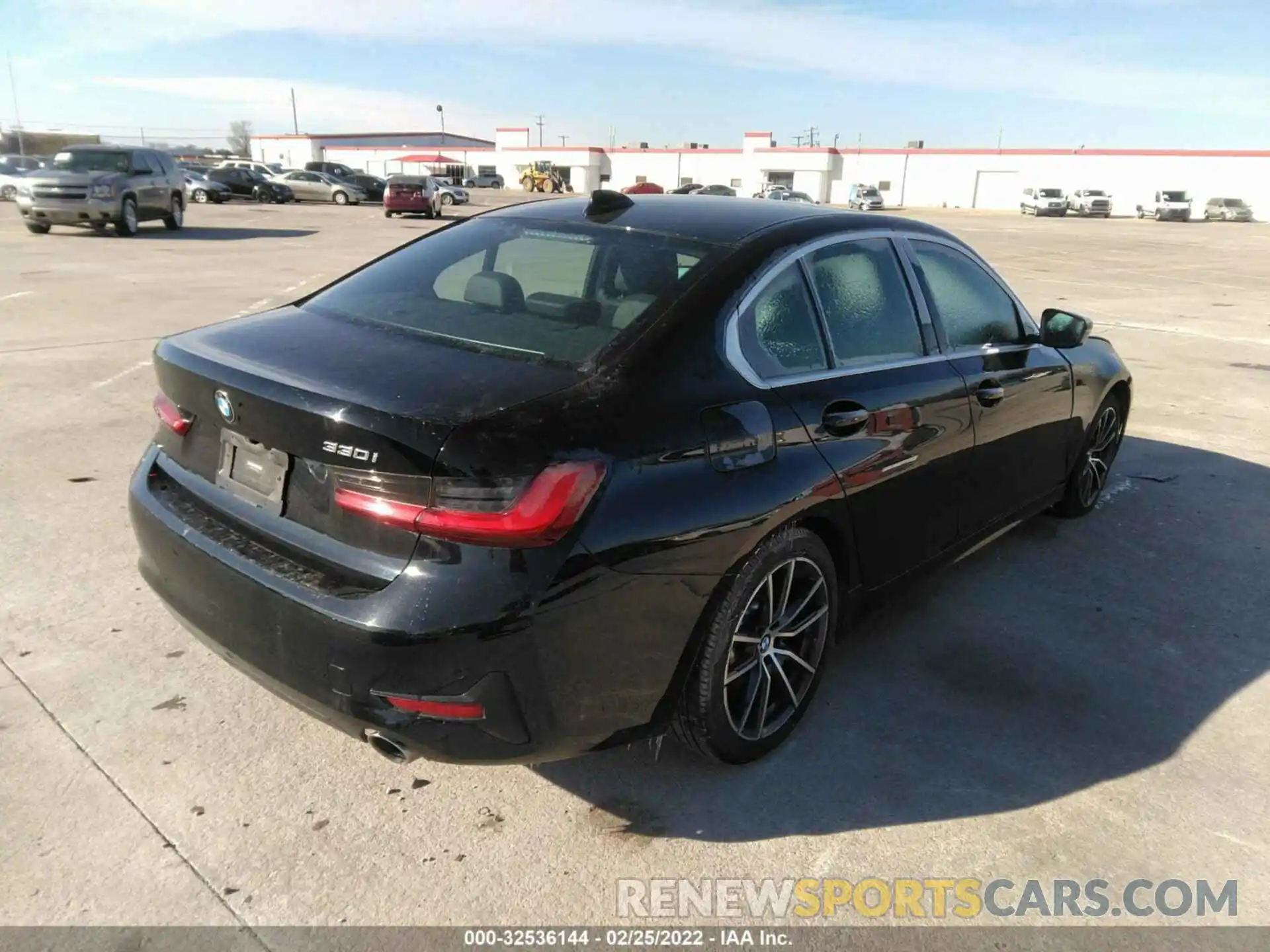 4 Photograph of a damaged car 3MW5R1J05L8B22067 BMW 3 SERIES 2020