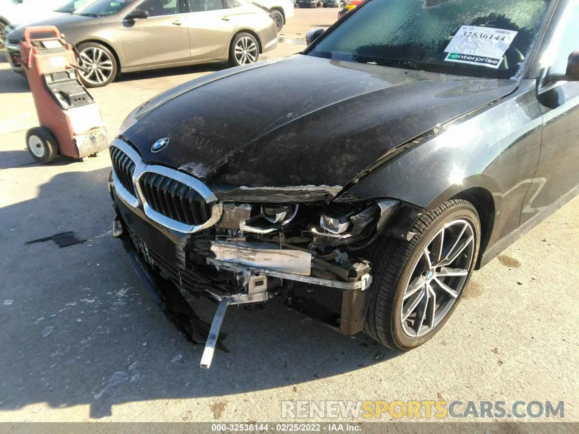 6 Photograph of a damaged car 3MW5R1J05L8B22067 BMW 3 SERIES 2020