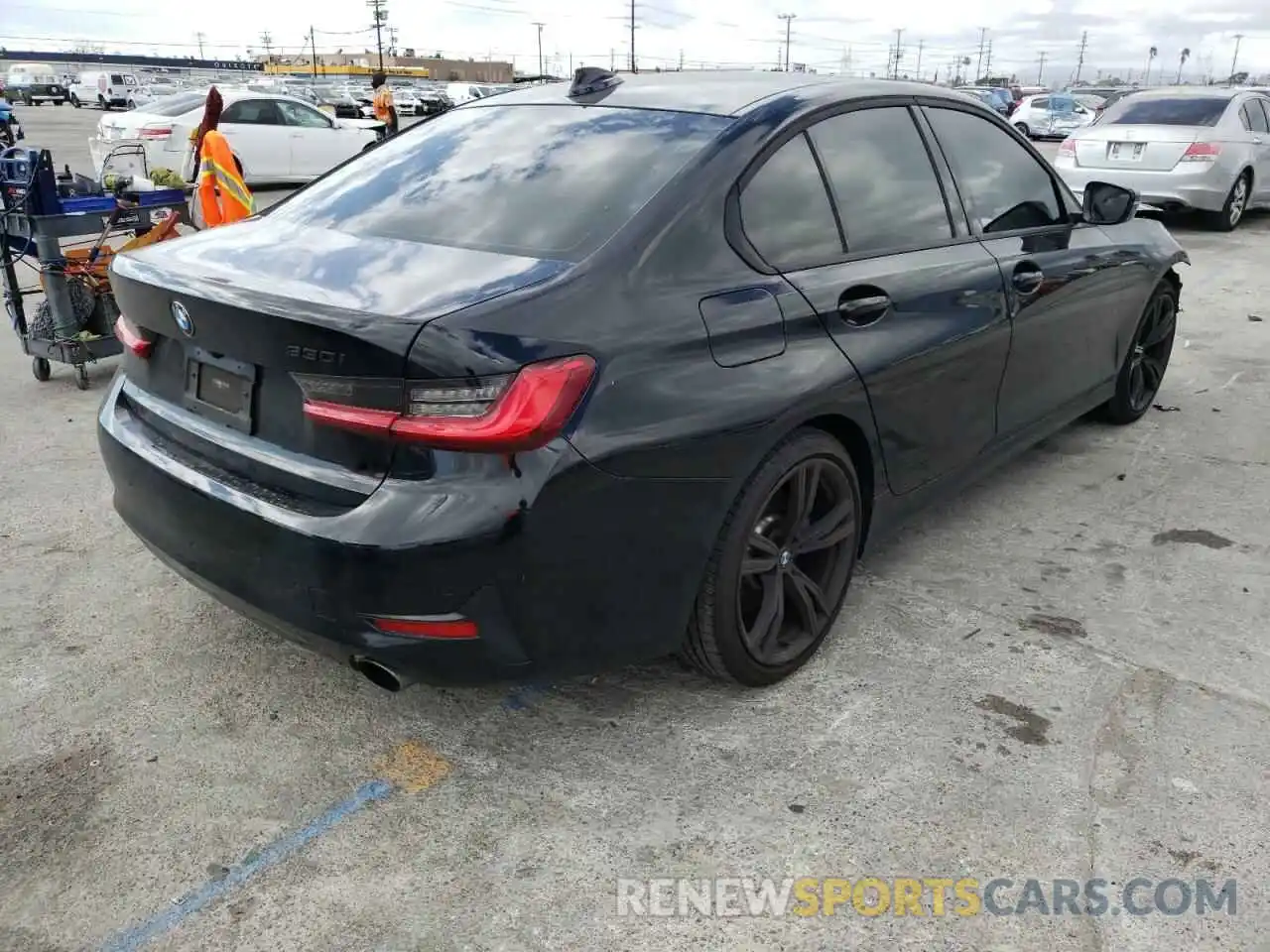 4 Photograph of a damaged car 3MW5R1J05L8B28791 BMW 3 SERIES 2020