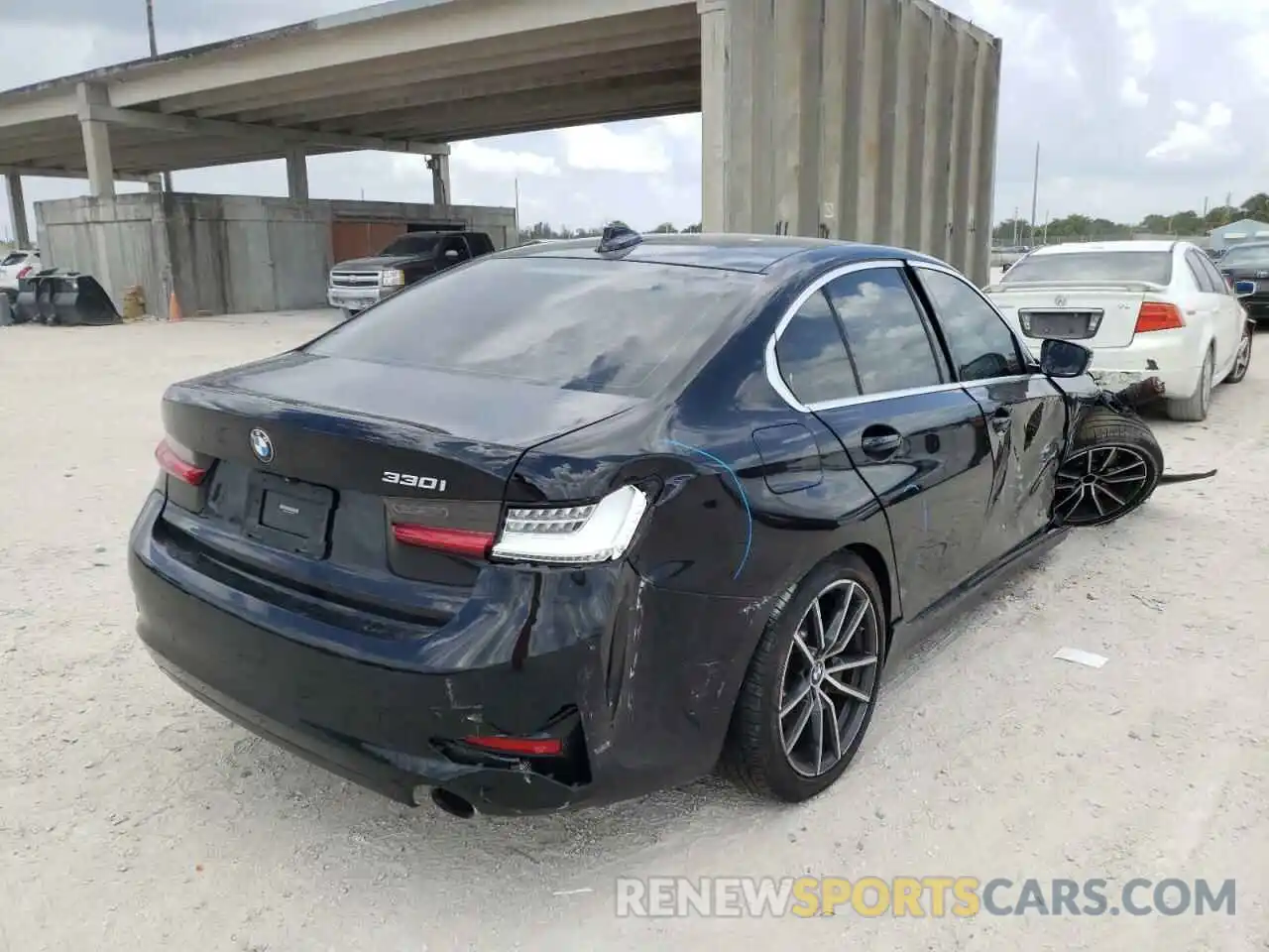 4 Photograph of a damaged car 3MW5R1J05L8B30170 BMW 3 SERIES 2020