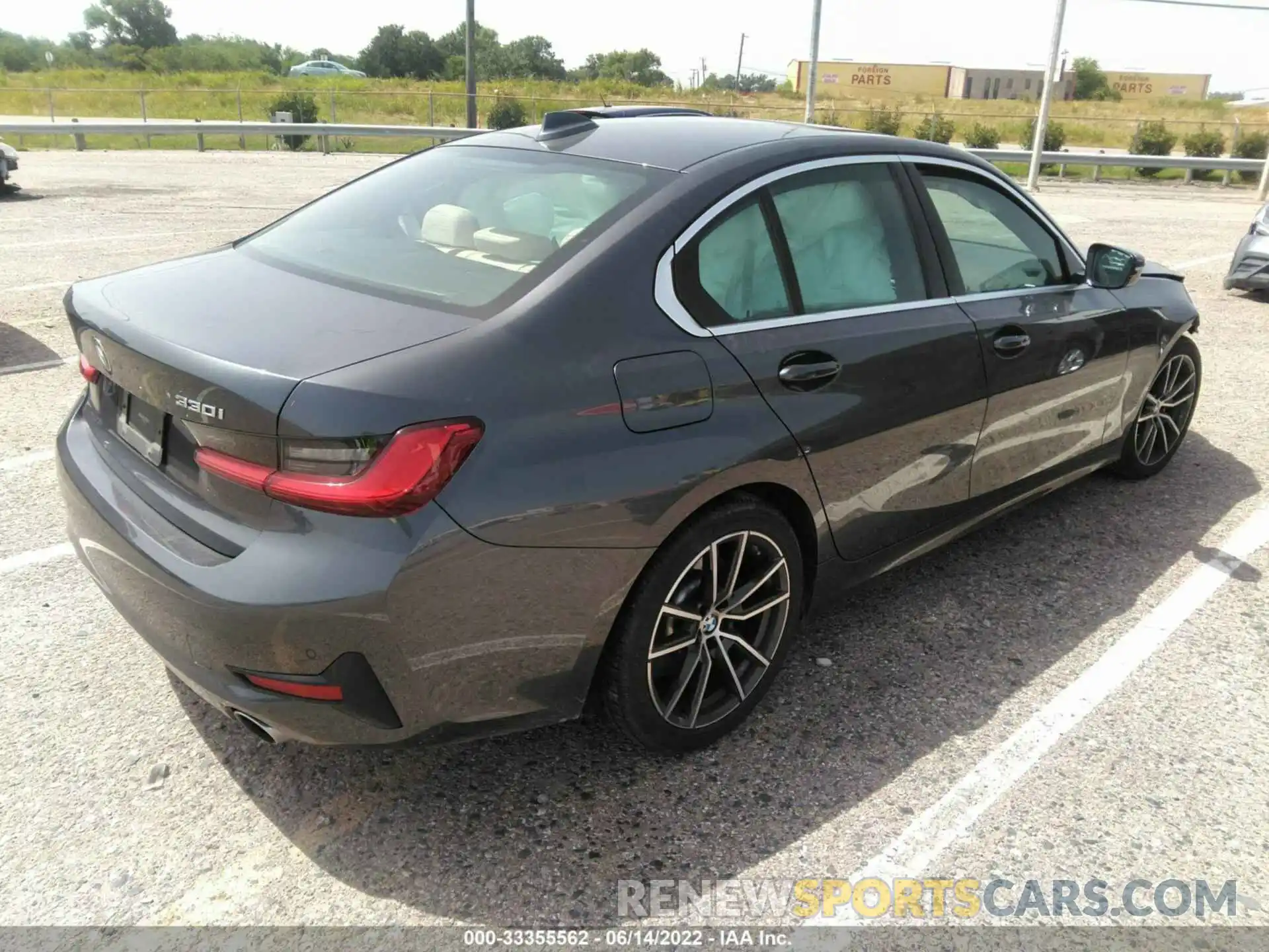 4 Photograph of a damaged car 3MW5R1J06L8B07240 BMW 3 SERIES 2020