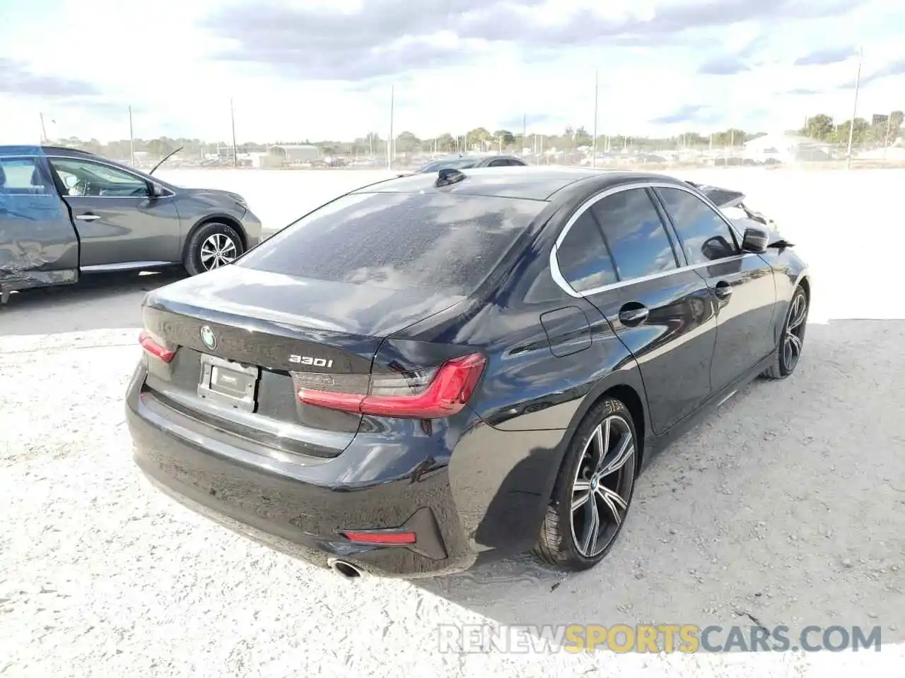 4 Photograph of a damaged car 3MW5R1J06L8B13846 BMW 3 SERIES 2020