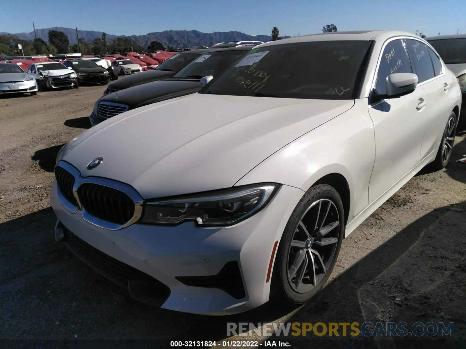 1 Photograph of a damaged car 3MW5R1J06L8B15323 BMW 3 SERIES 2020