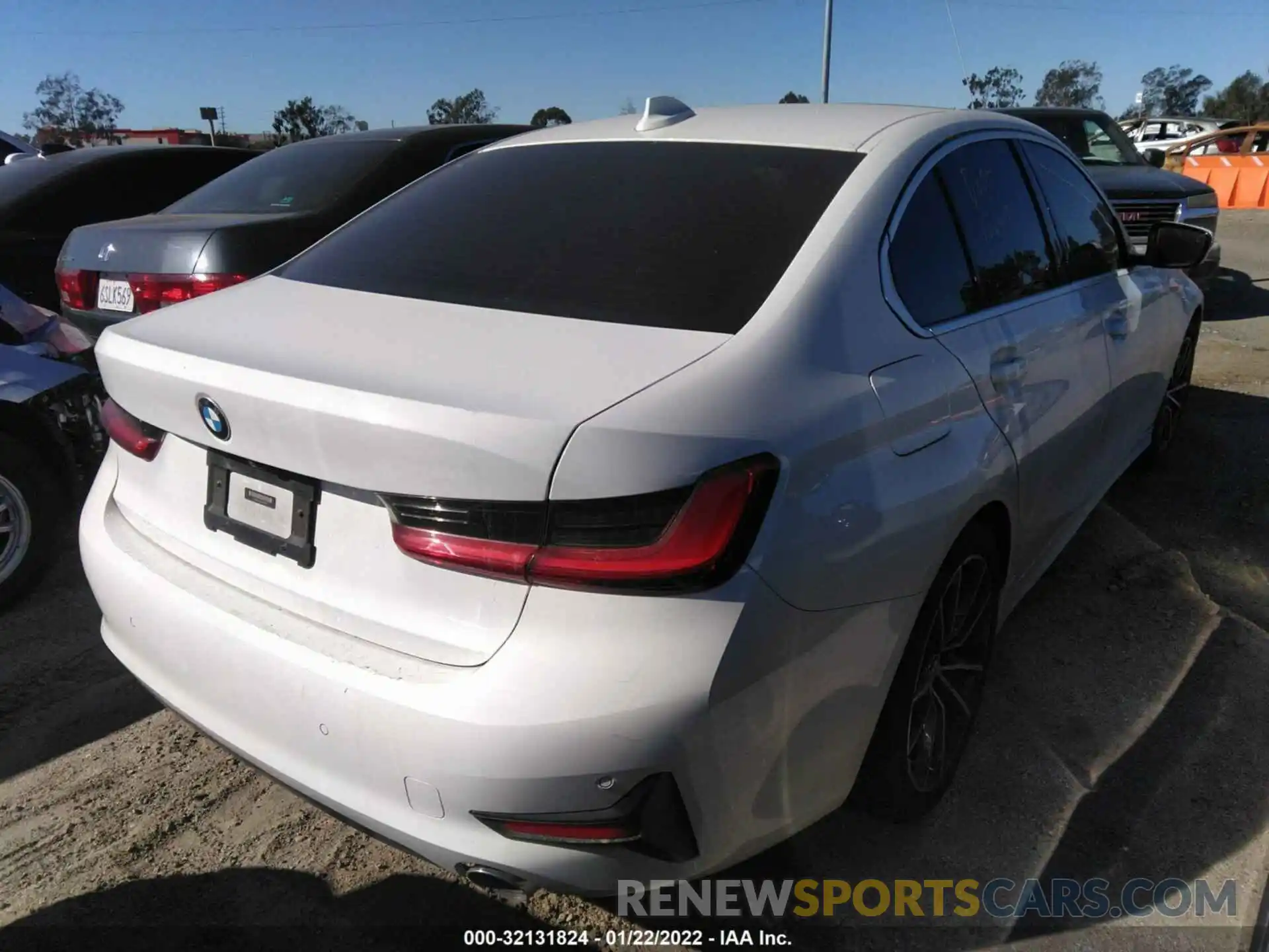 3 Photograph of a damaged car 3MW5R1J06L8B15323 BMW 3 SERIES 2020