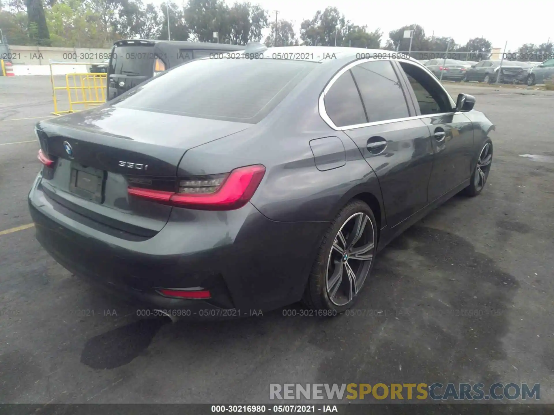 4 Photograph of a damaged car 3MW5R1J06L8B16505 BMW 3 SERIES 2020