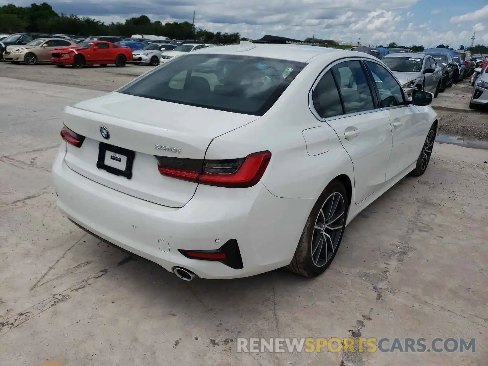 4 Photograph of a damaged car 3MW5R1J06L8B20375 BMW 3 SERIES 2020