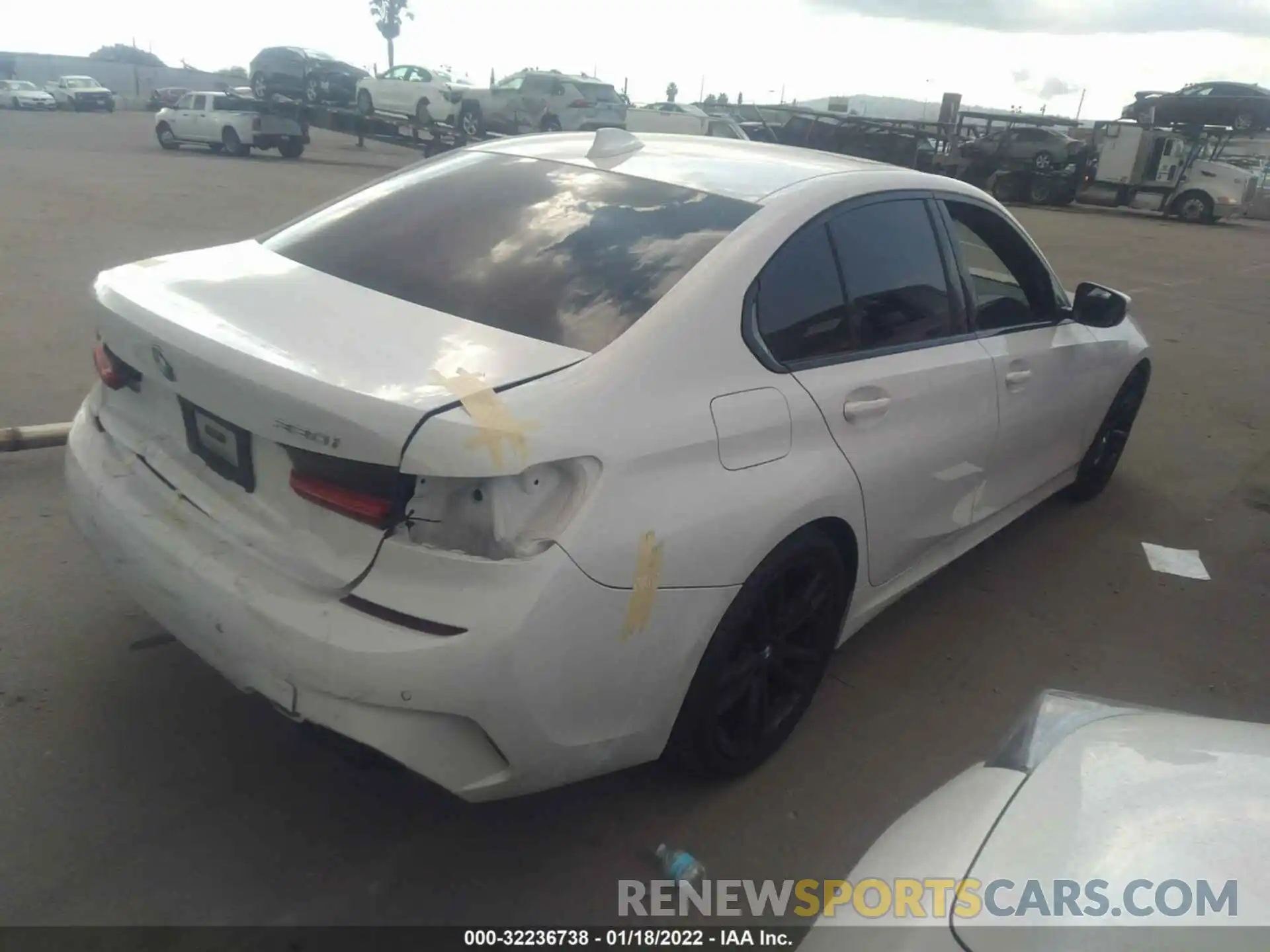 4 Photograph of a damaged car 3MW5R1J06L8B31344 BMW 3 SERIES 2020