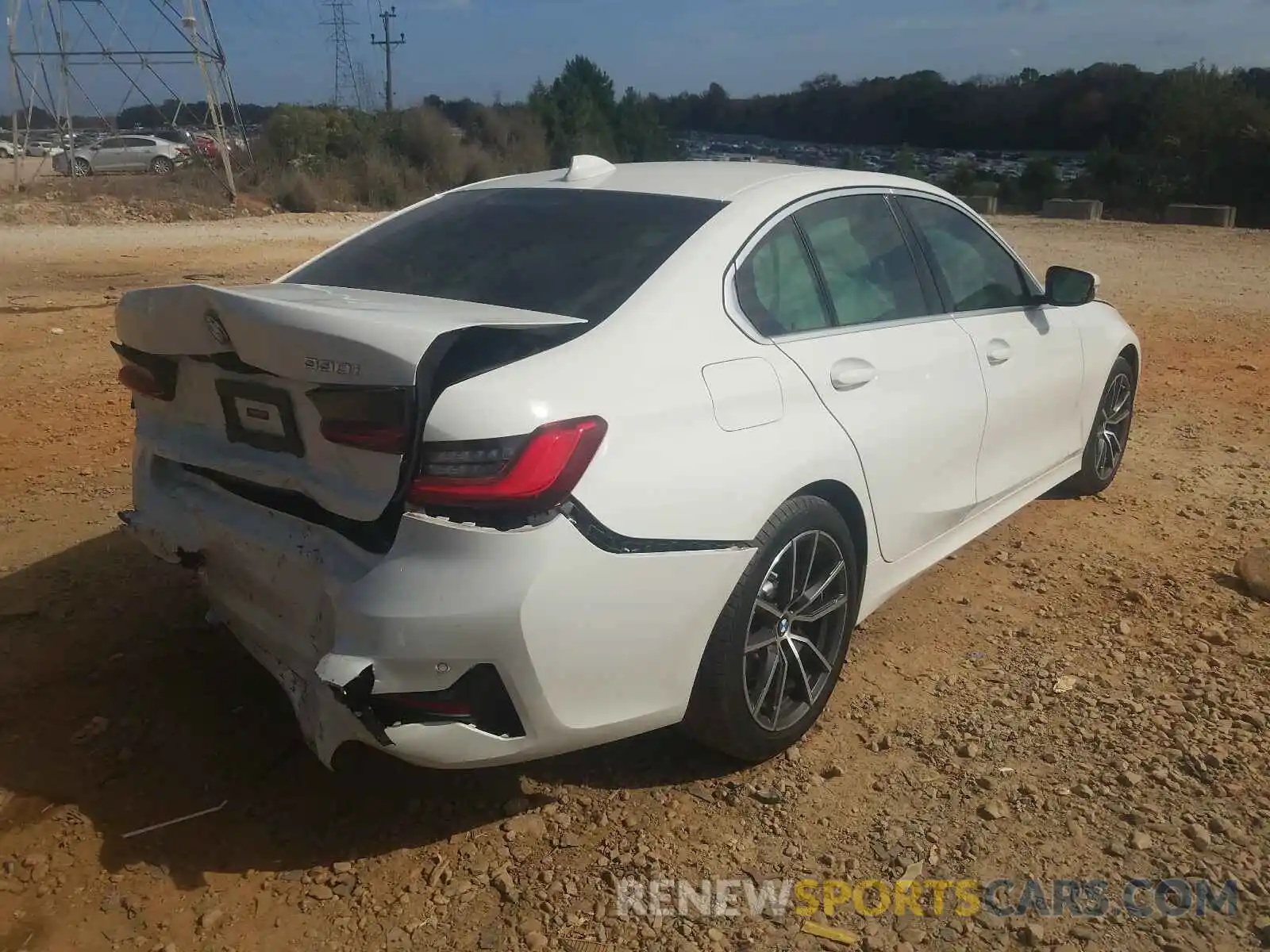 4 Photograph of a damaged car 3MW5R1J06L8B32932 BMW 3 SERIES 2020