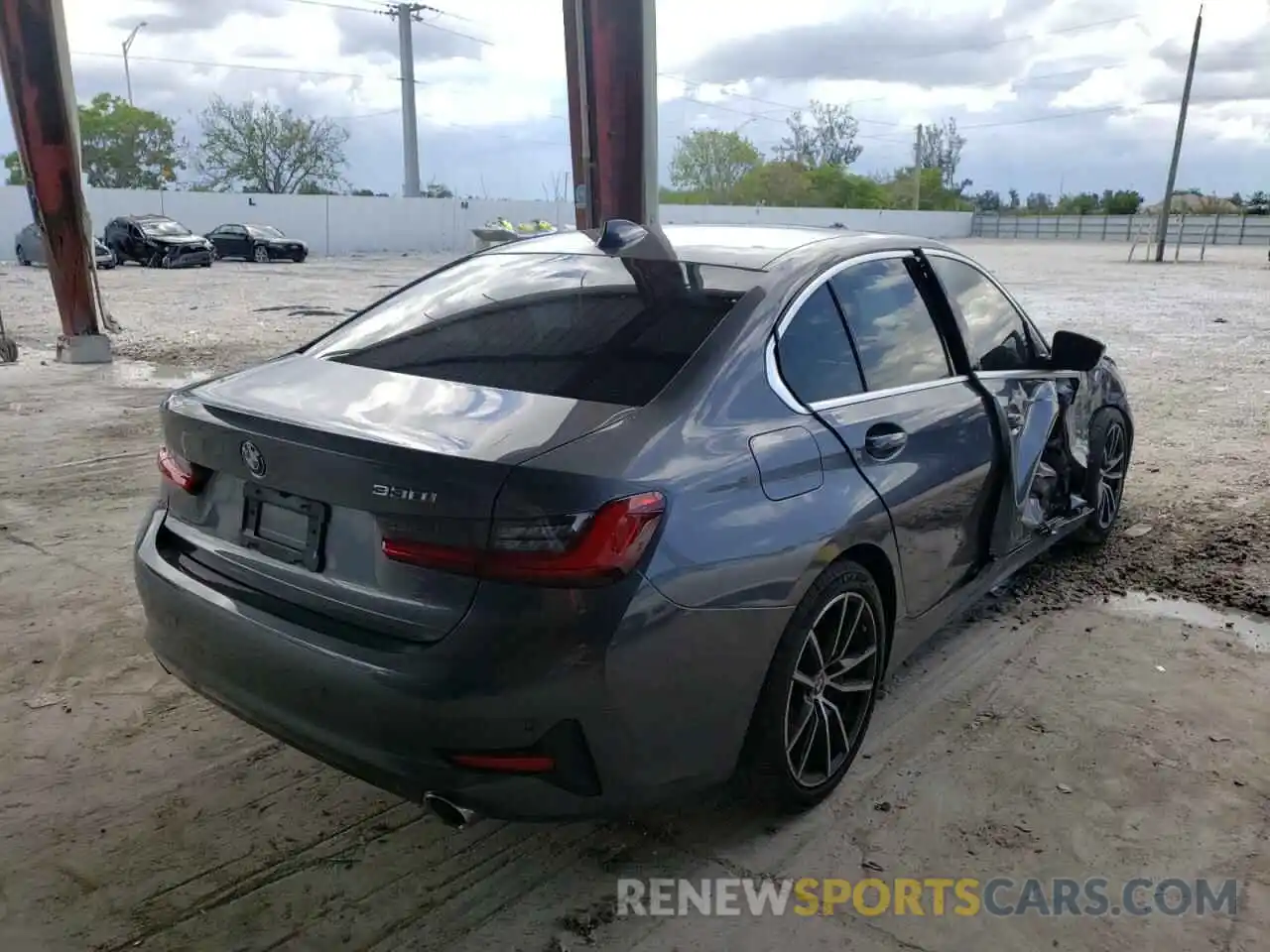 4 Photograph of a damaged car 3MW5R1J07L8B04878 BMW 3 SERIES 2020