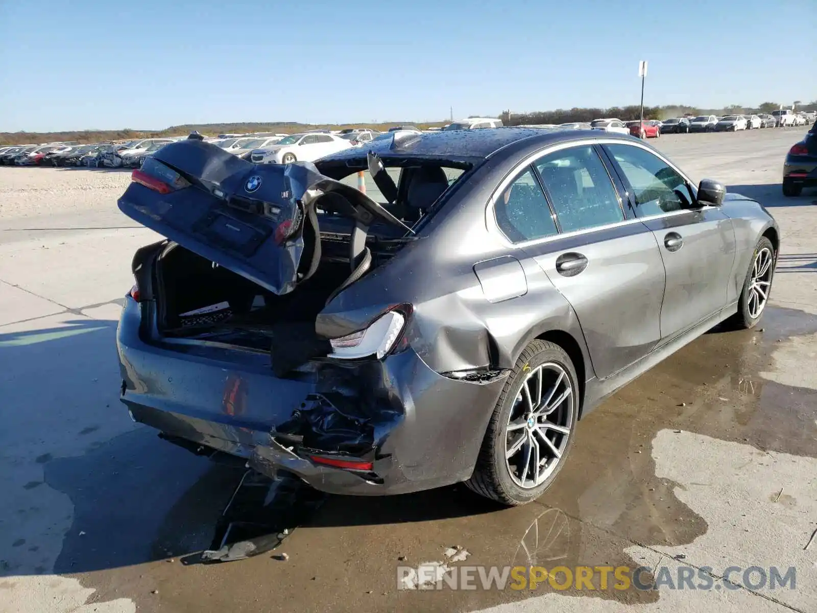 4 Photograph of a damaged car 3MW5R1J07L8B10602 BMW 3 SERIES 2020