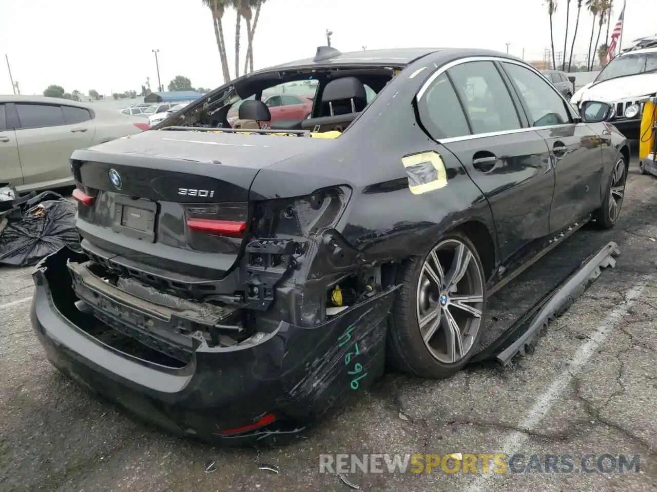 4 Photograph of a damaged car 3MW5R1J07L8B11104 BMW 3 SERIES 2020