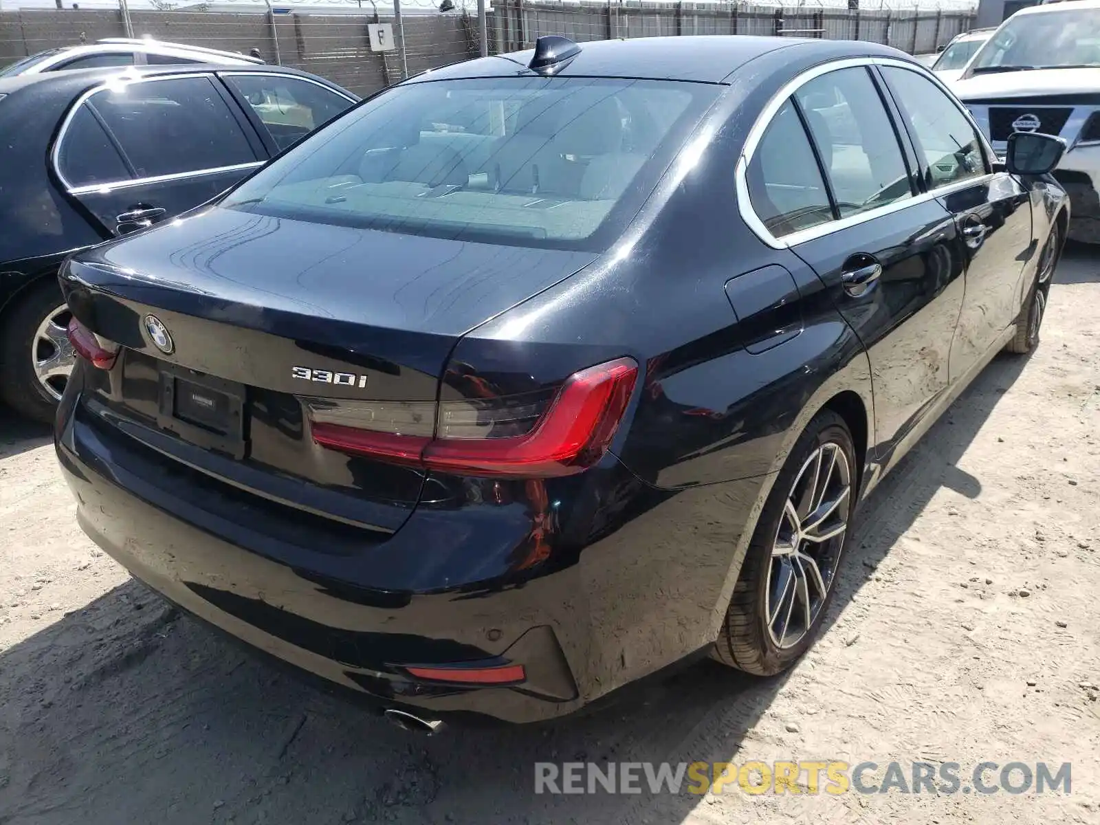 4 Photograph of a damaged car 3MW5R1J07L8B20613 BMW 3 SERIES 2020