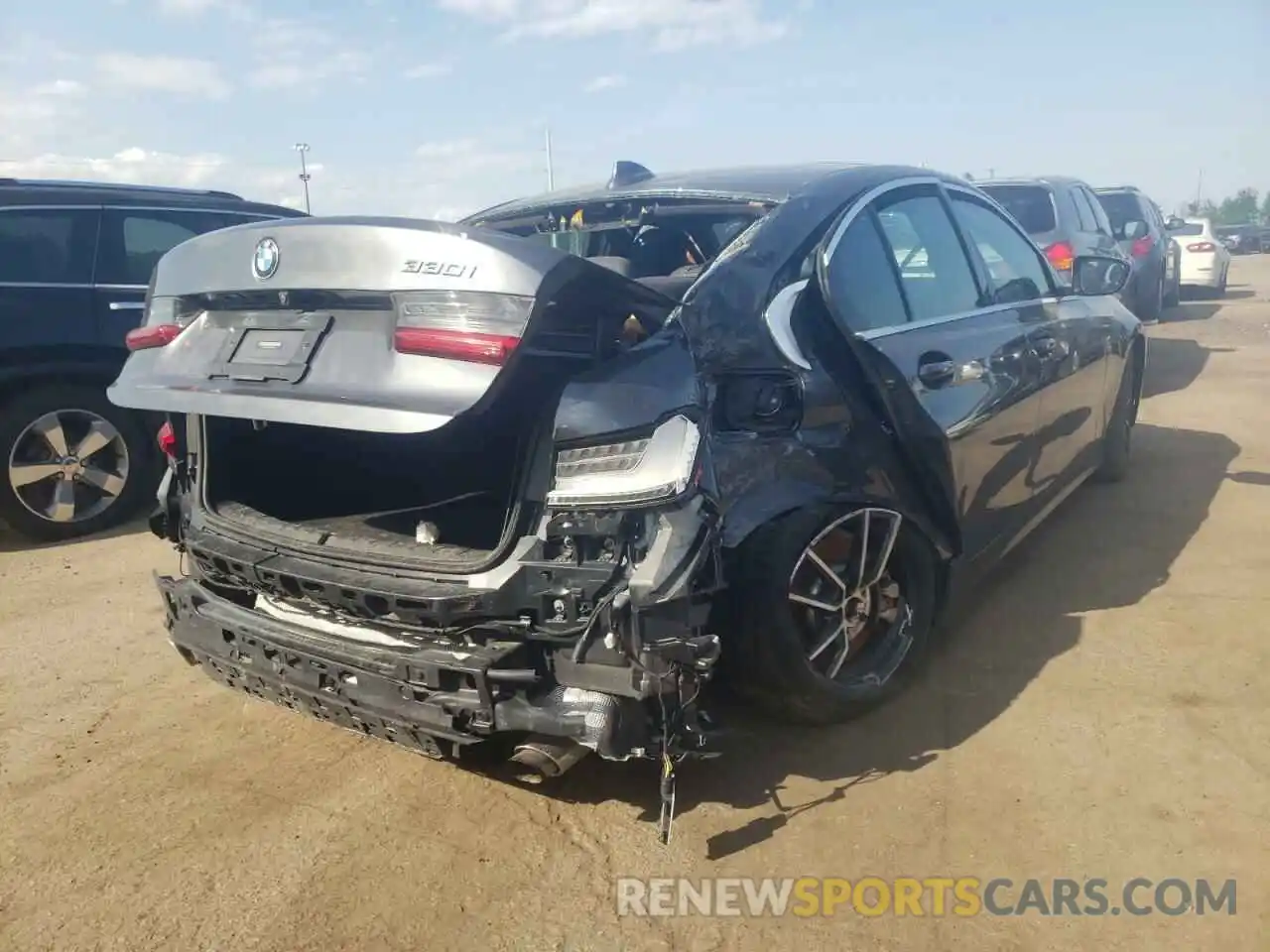 4 Photograph of a damaged car 3MW5R1J07L8B21776 BMW 3 SERIES 2020