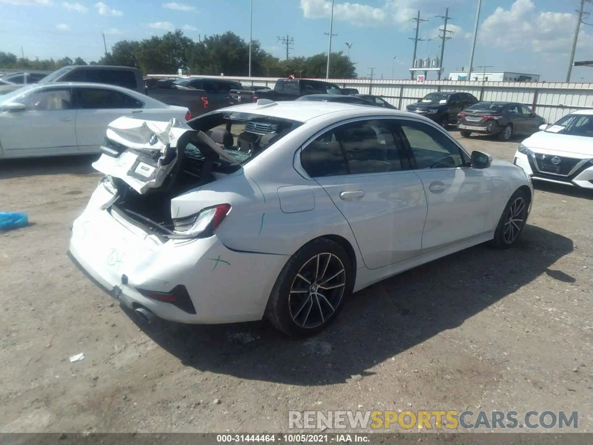 4 Photograph of a damaged car 3MW5R1J07L8B24645 BMW 3 SERIES 2020