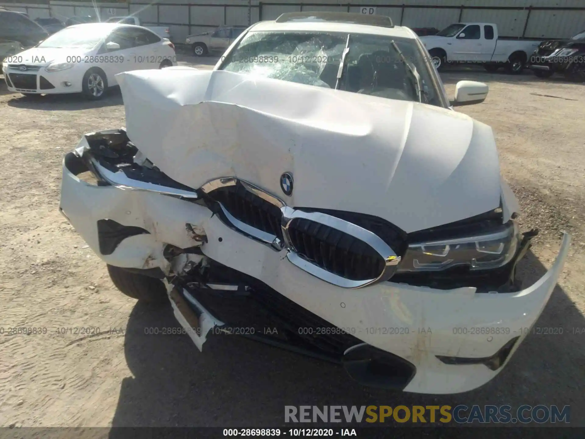 10 Photograph of a damaged car 3MW5R1J07L8B24693 BMW 3 SERIES 2020