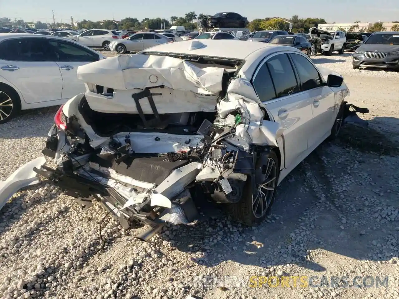 4 Photograph of a damaged car 3MW5R1J08L8B01018 BMW 3 SERIES 2020