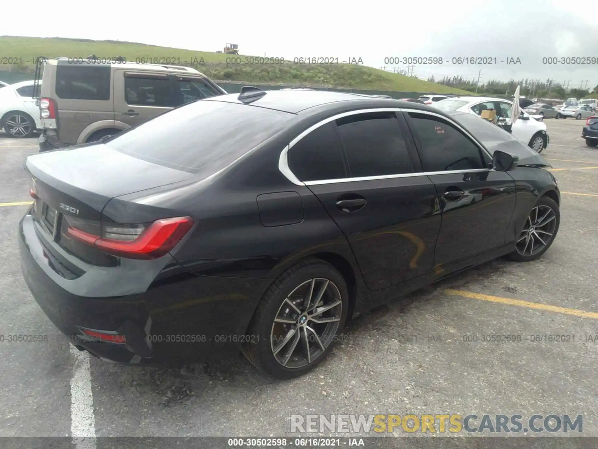 4 Photograph of a damaged car 3MW5R1J08L8B03996 BMW 3 SERIES 2020