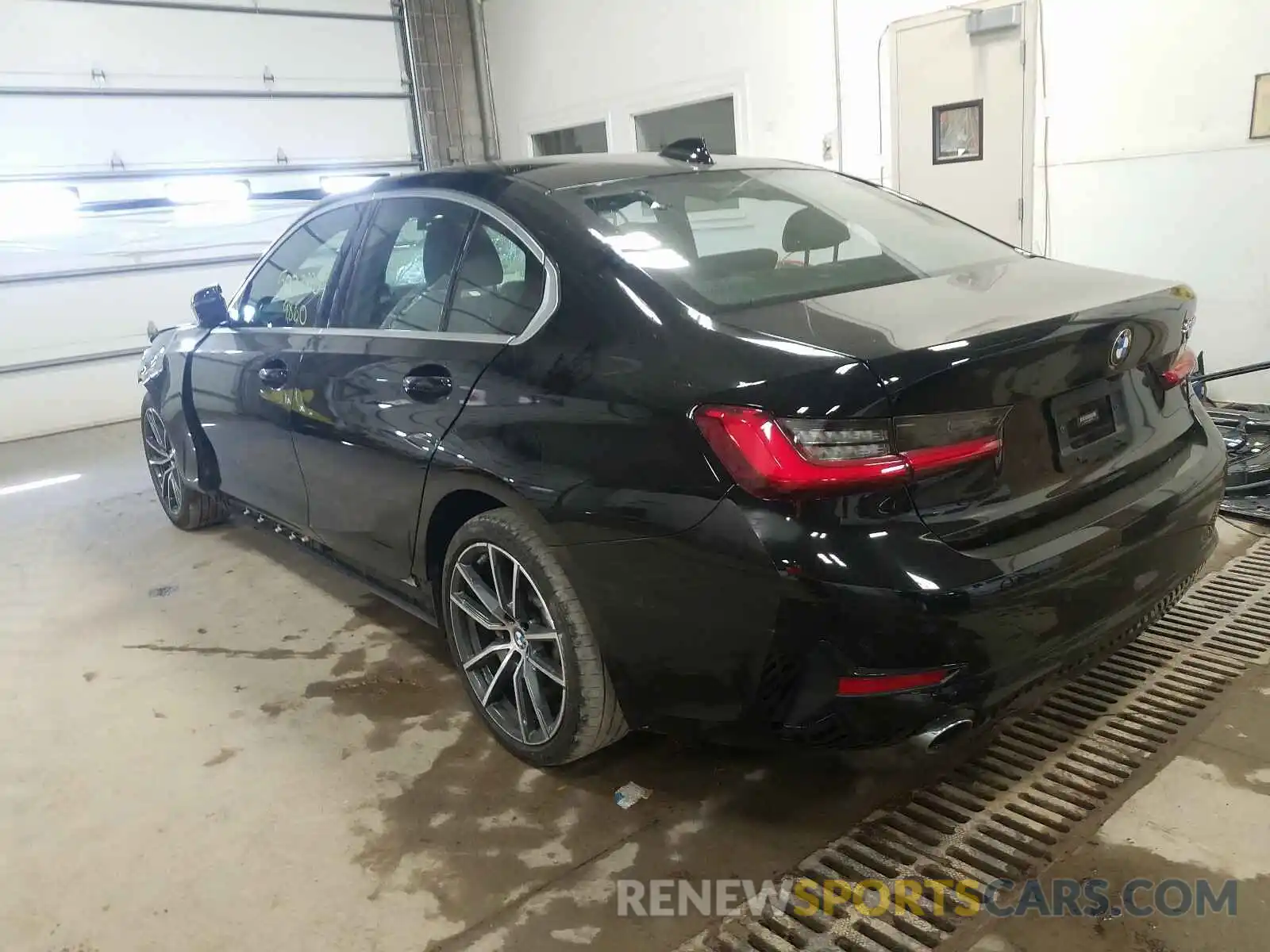 3 Photograph of a damaged car 3MW5R1J08L8B12181 BMW 3 SERIES 2020