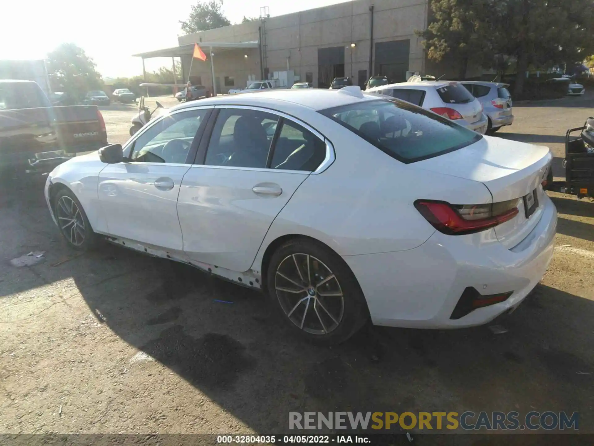 3 Photograph of a damaged car 3MW5R1J08L8B12617 BMW 3 SERIES 2020